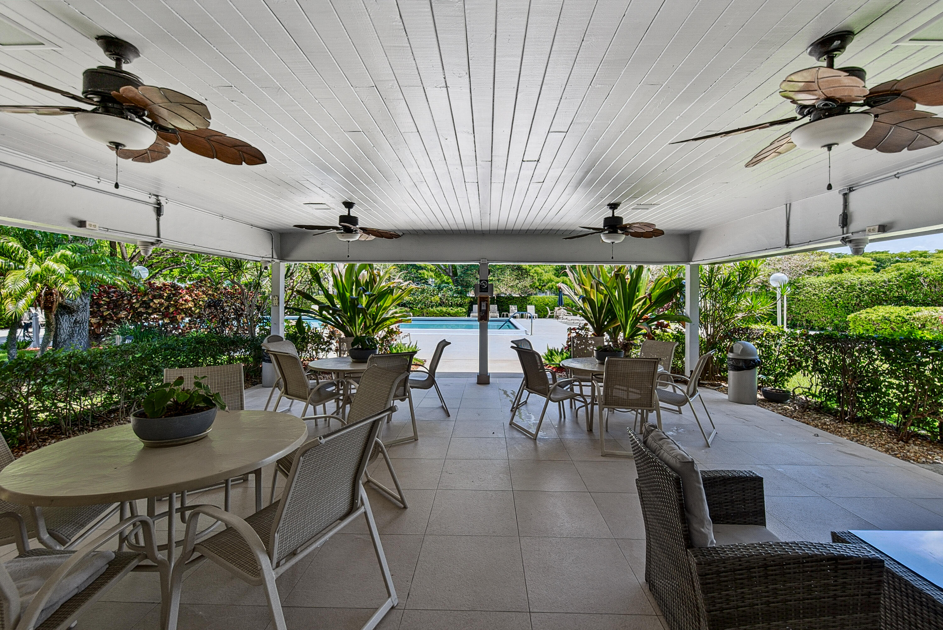 NO 103 PALM-AIRE COUNTRY CLUB - Residential