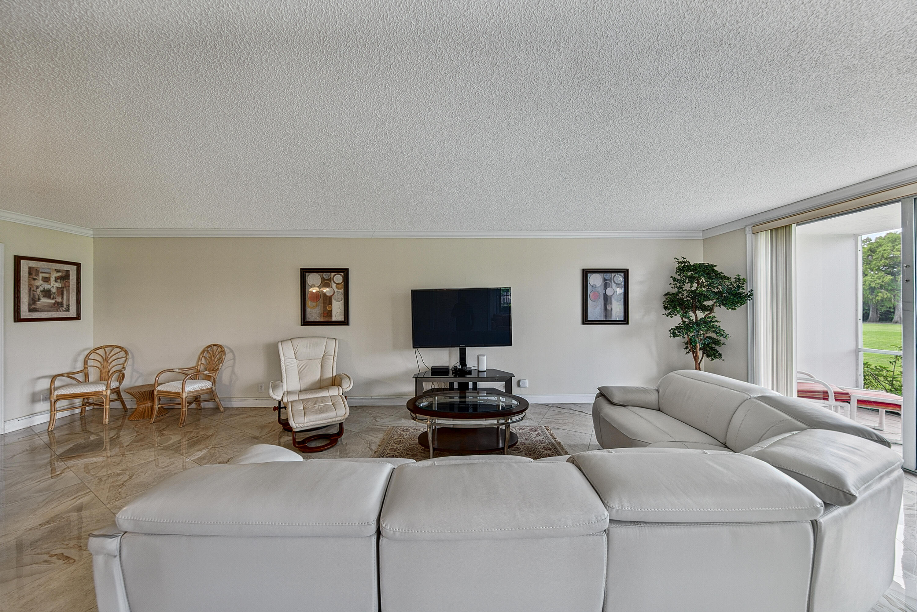 NO 103 PALM-AIRE COUNTRY CLUB - Residential