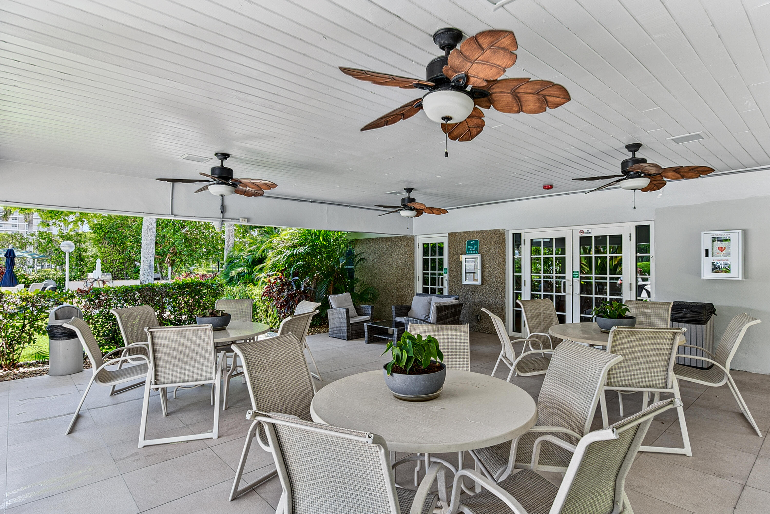 NO 103 PALM-AIRE COUNTRY CLUB - Residential