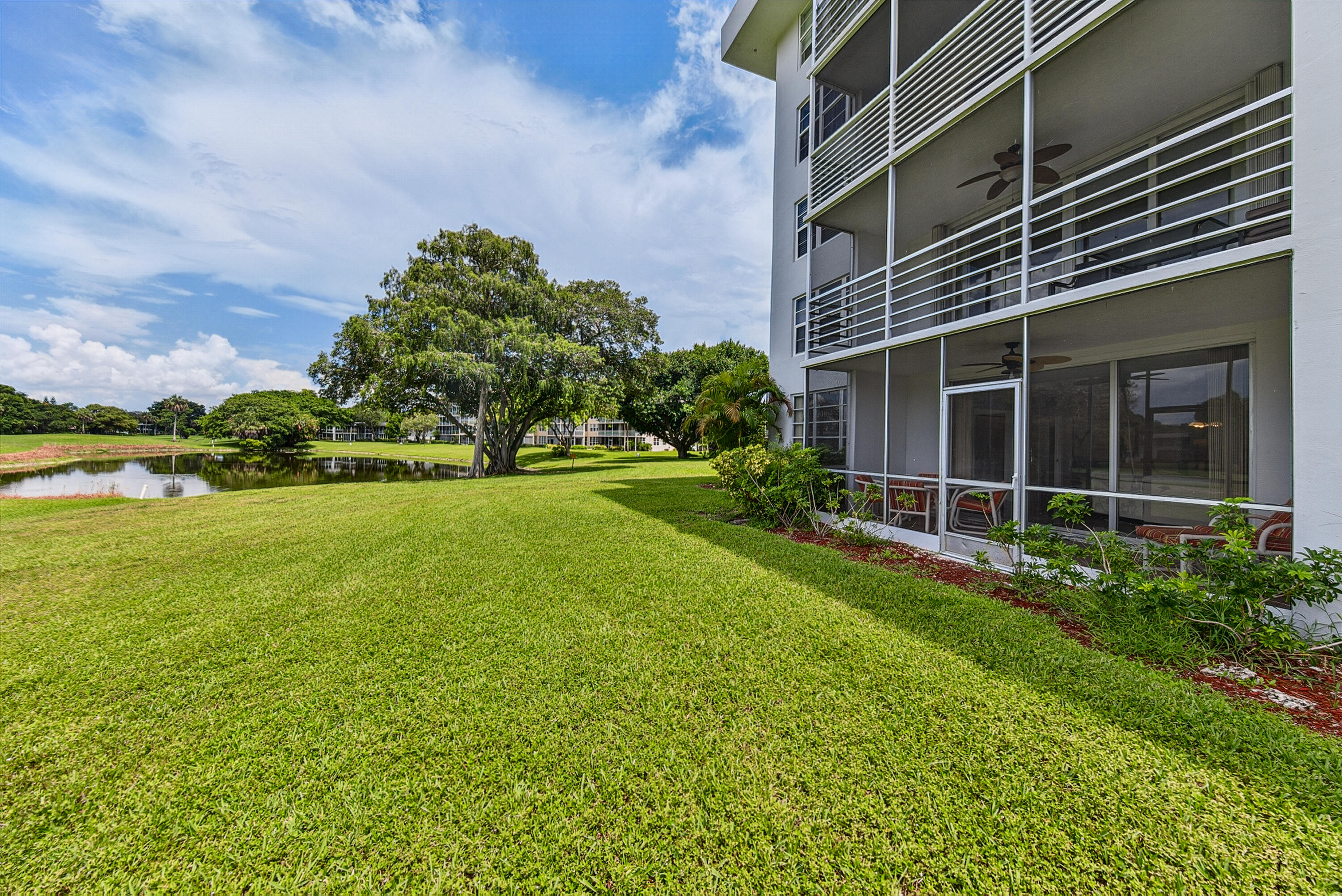 NO 103 PALM-AIRE COUNTRY CLUB - Residential