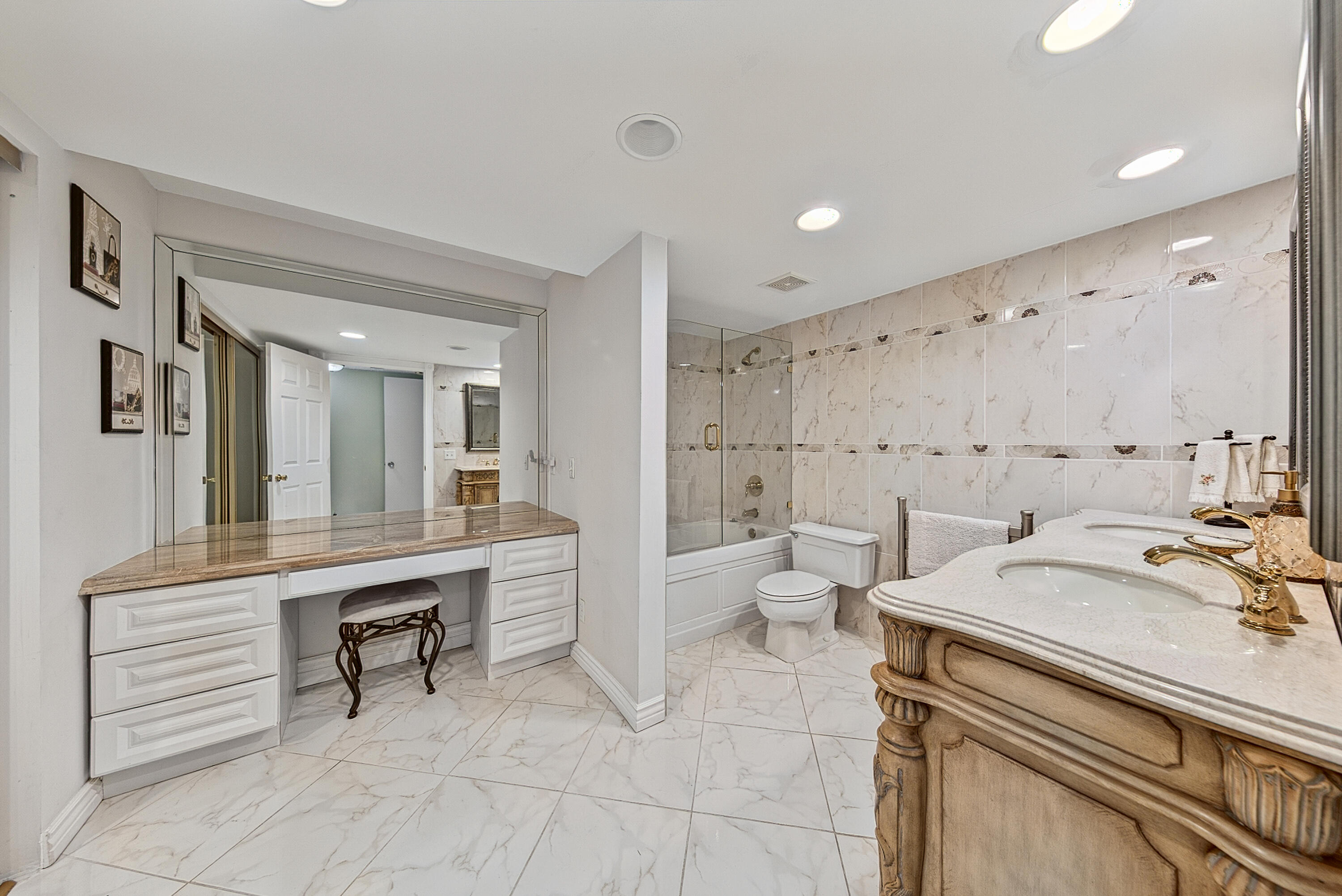 NO 103 PALM-AIRE COUNTRY CLUB - Residential