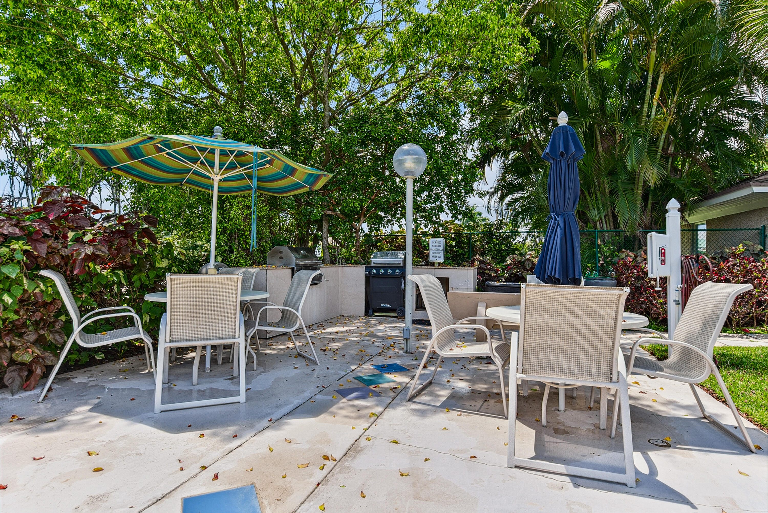 NO 103 PALM-AIRE COUNTRY CLUB - Residential