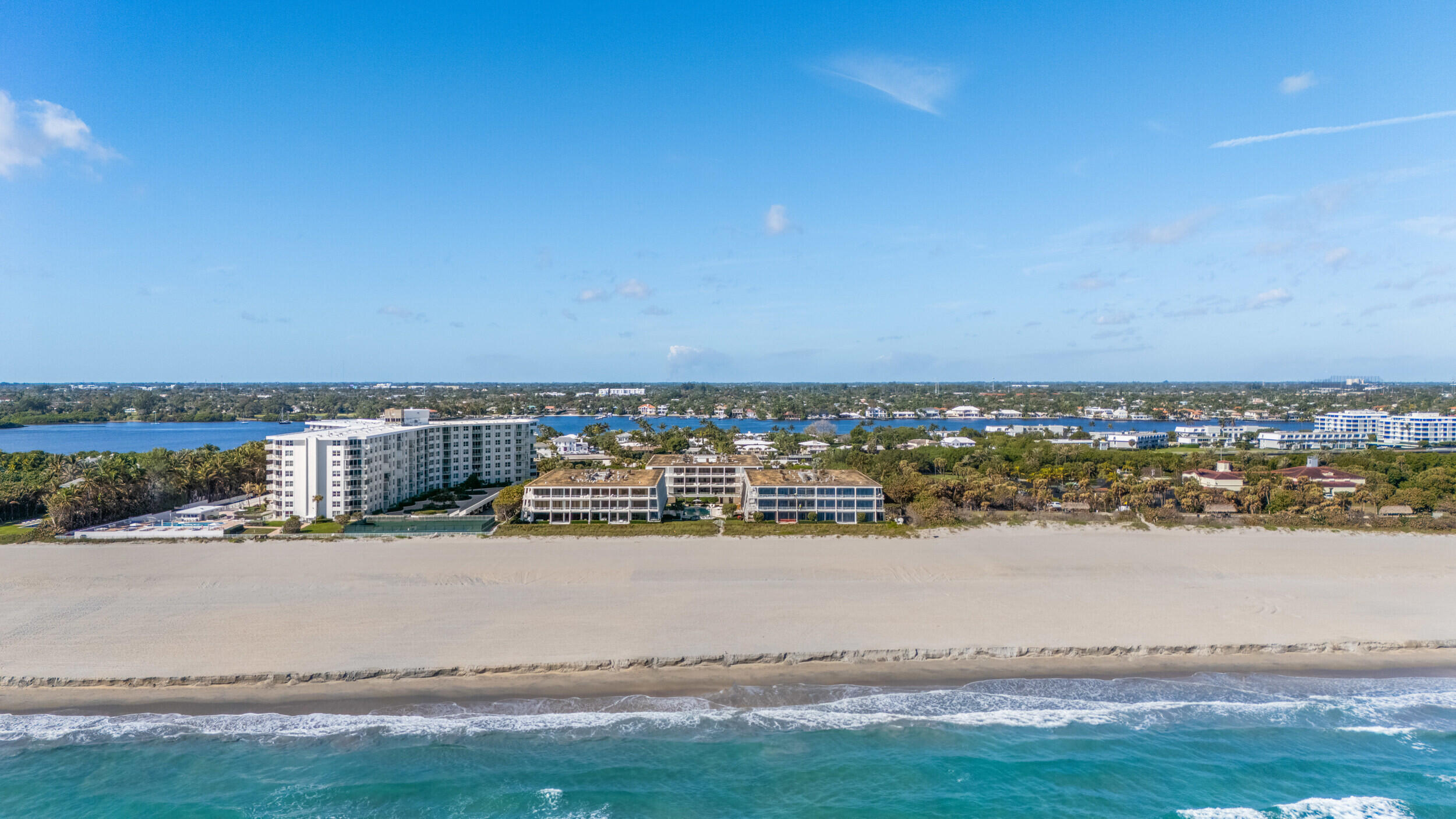 REEF CONDO - Residential