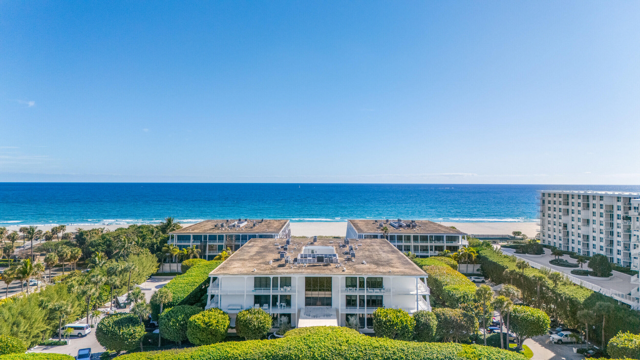 REEF CONDO - Residential