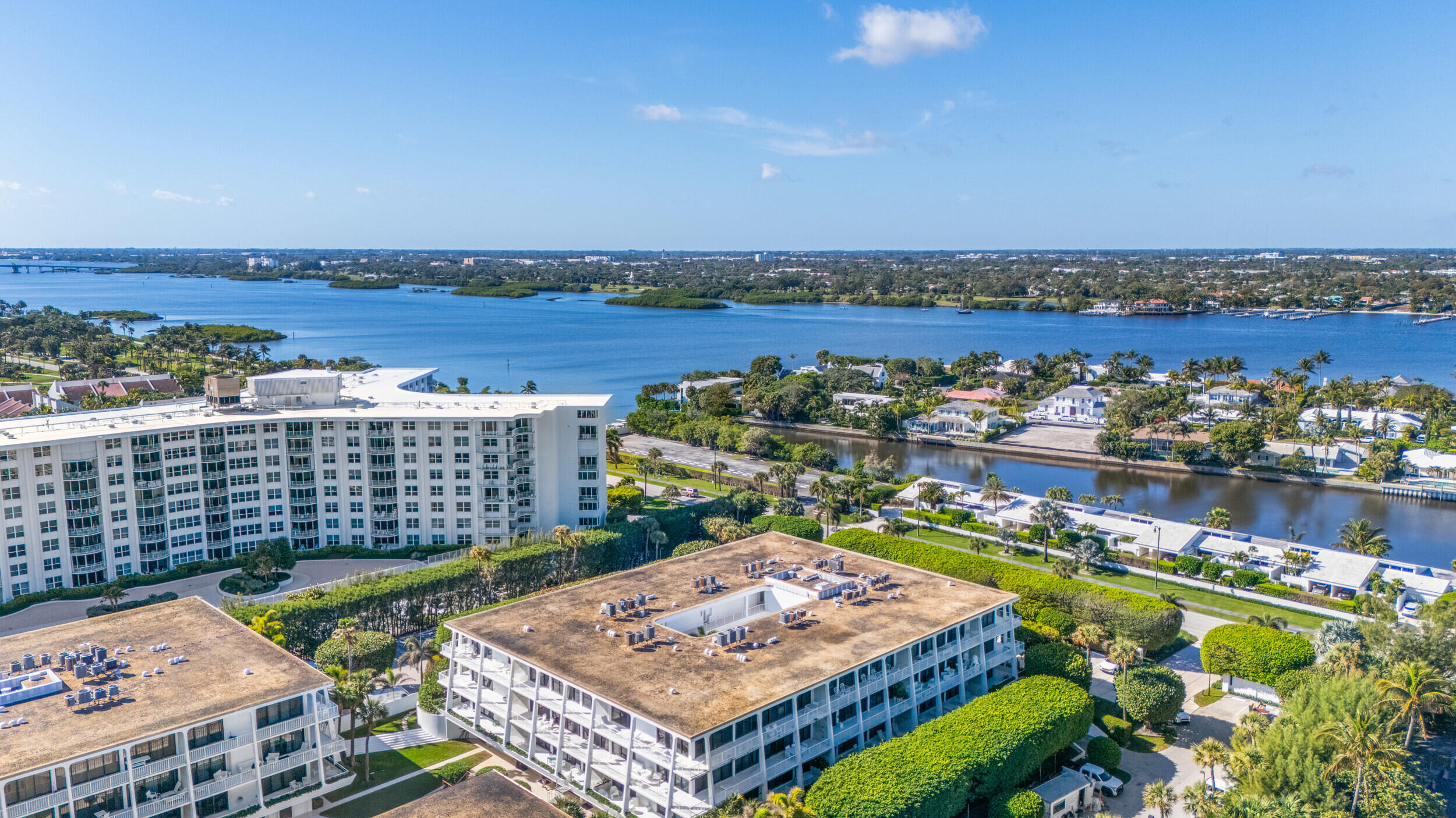 REEF CONDO - Residential