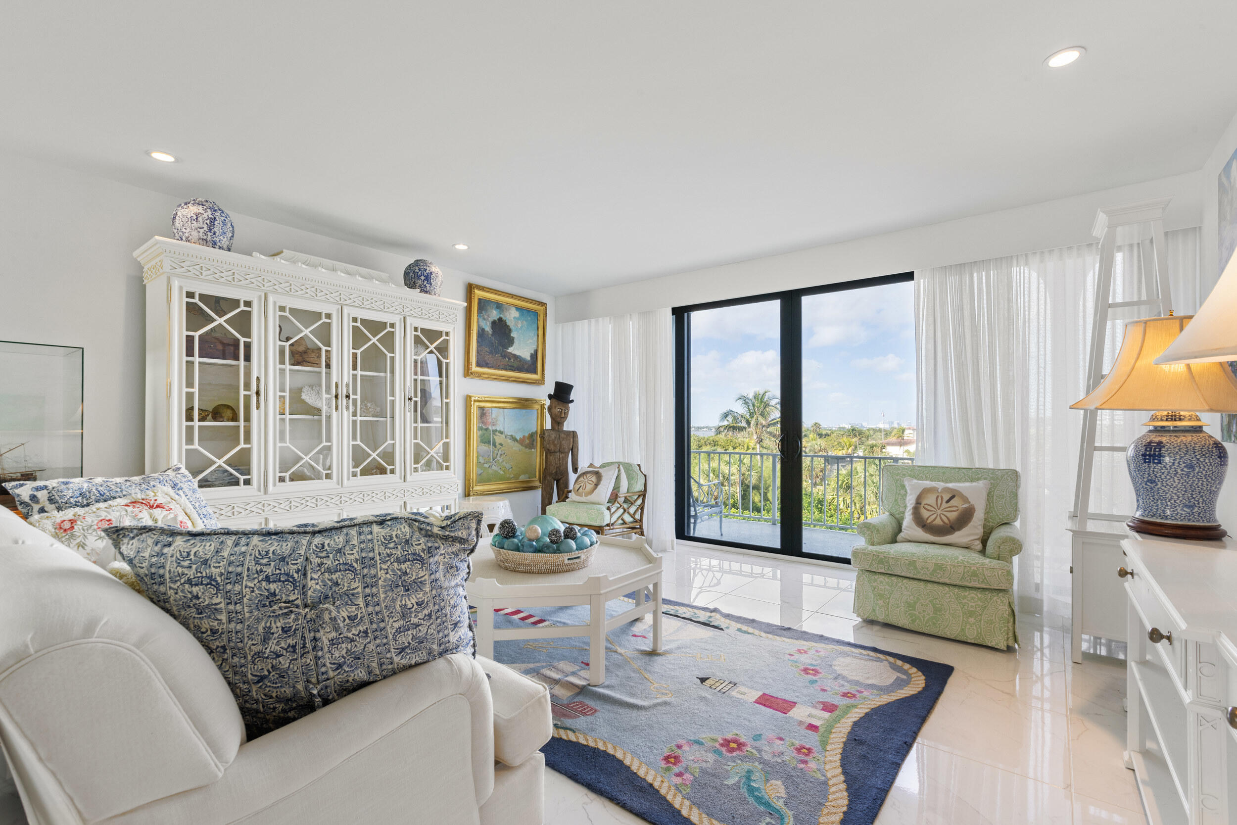 Updated North facing 2 Bedroom, 2 Bath residence at The Reef with views of Phipps Ocean Park. Stunning, historically designated Gene Lawrence building circa 1974. Residents enjoy direct beach access, an oceanfront pool with cabanas, a newly renovated fitness center, garage parking, full-time doorman service, and pet-friendly living. Within walking distance to Palm Beach Par Three Golf Course.