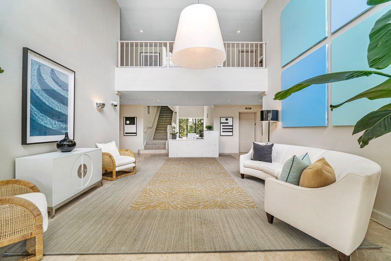 REEF CONDO - Residential