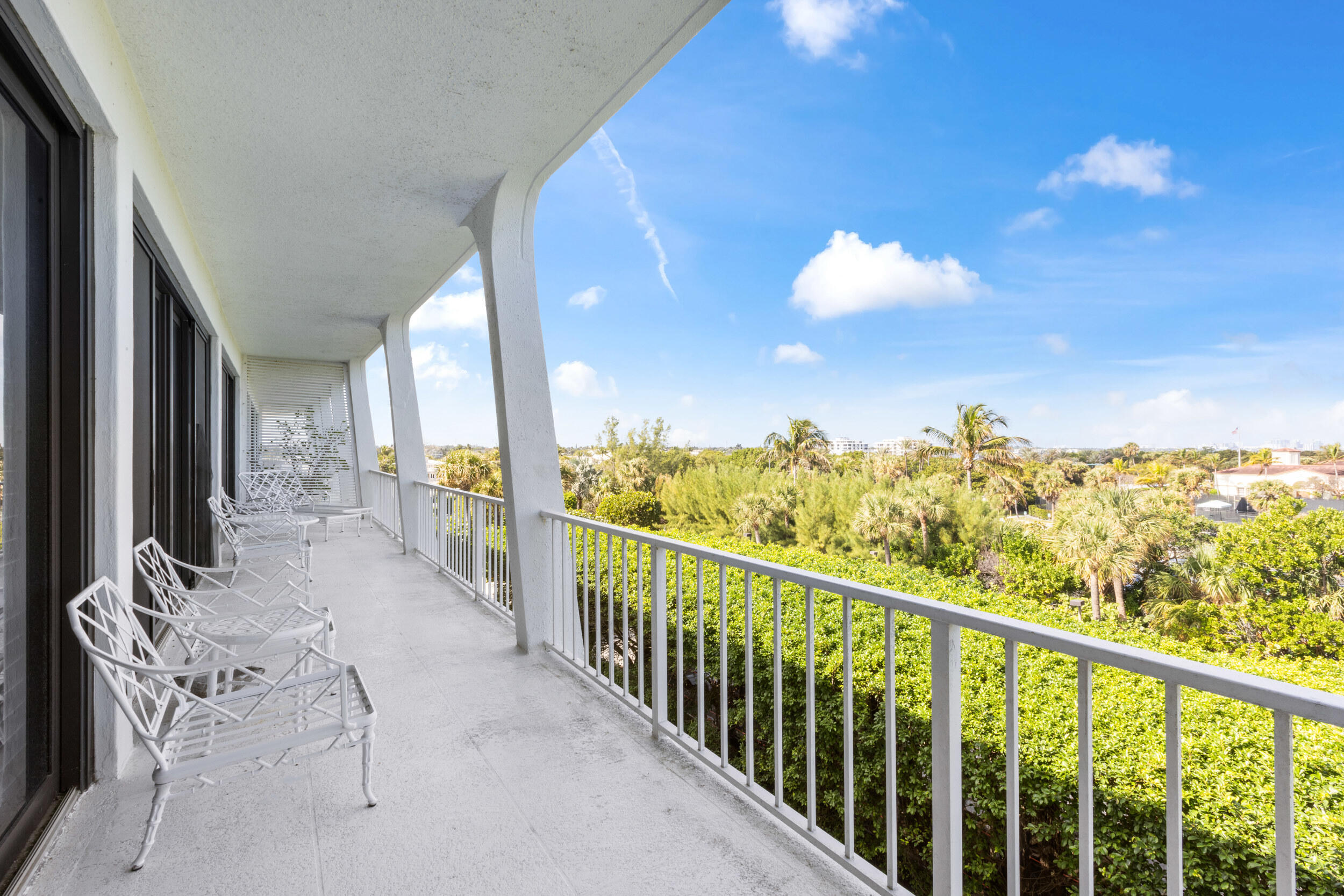REEF CONDO - Residential