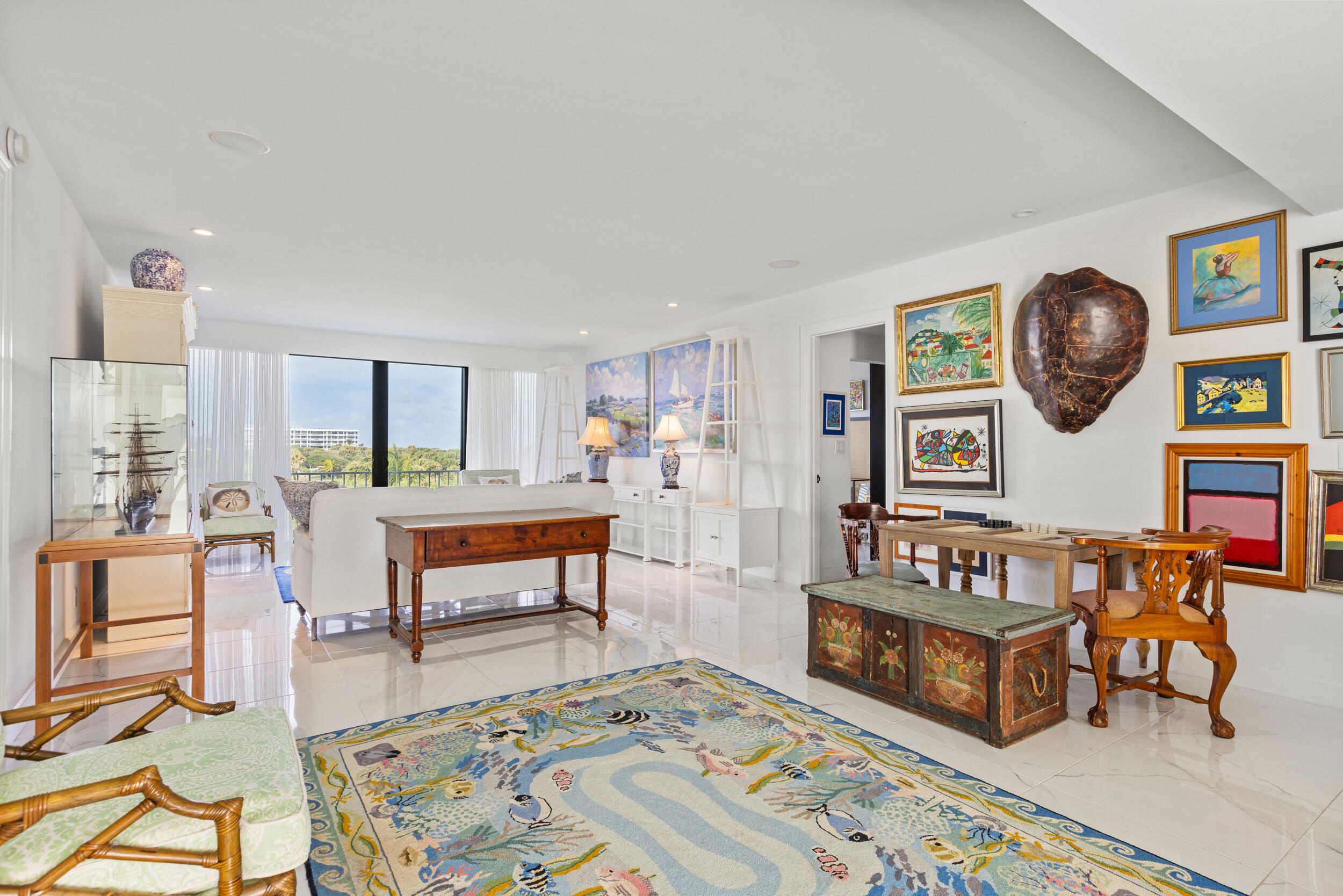 REEF CONDO - Residential