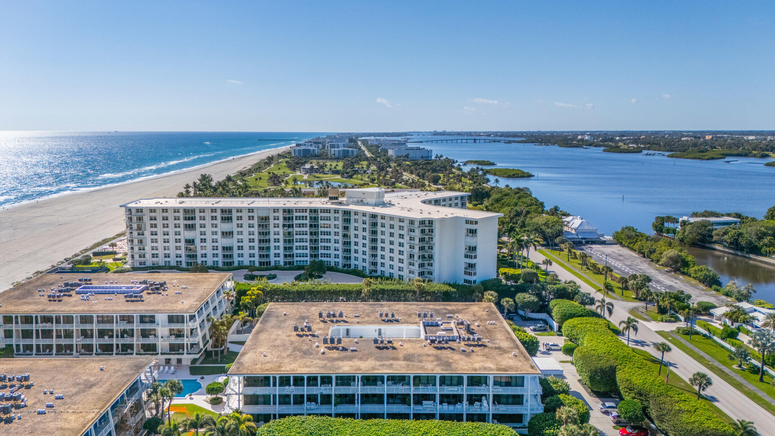 REEF CONDO - Residential