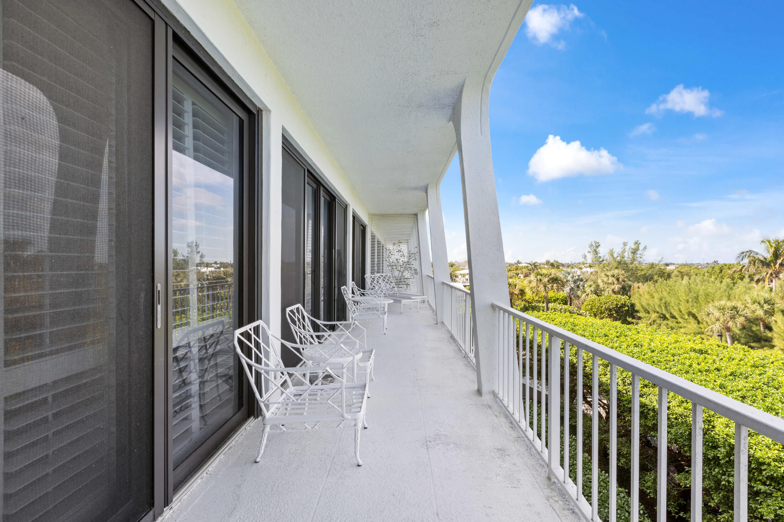 REEF CONDO - Residential