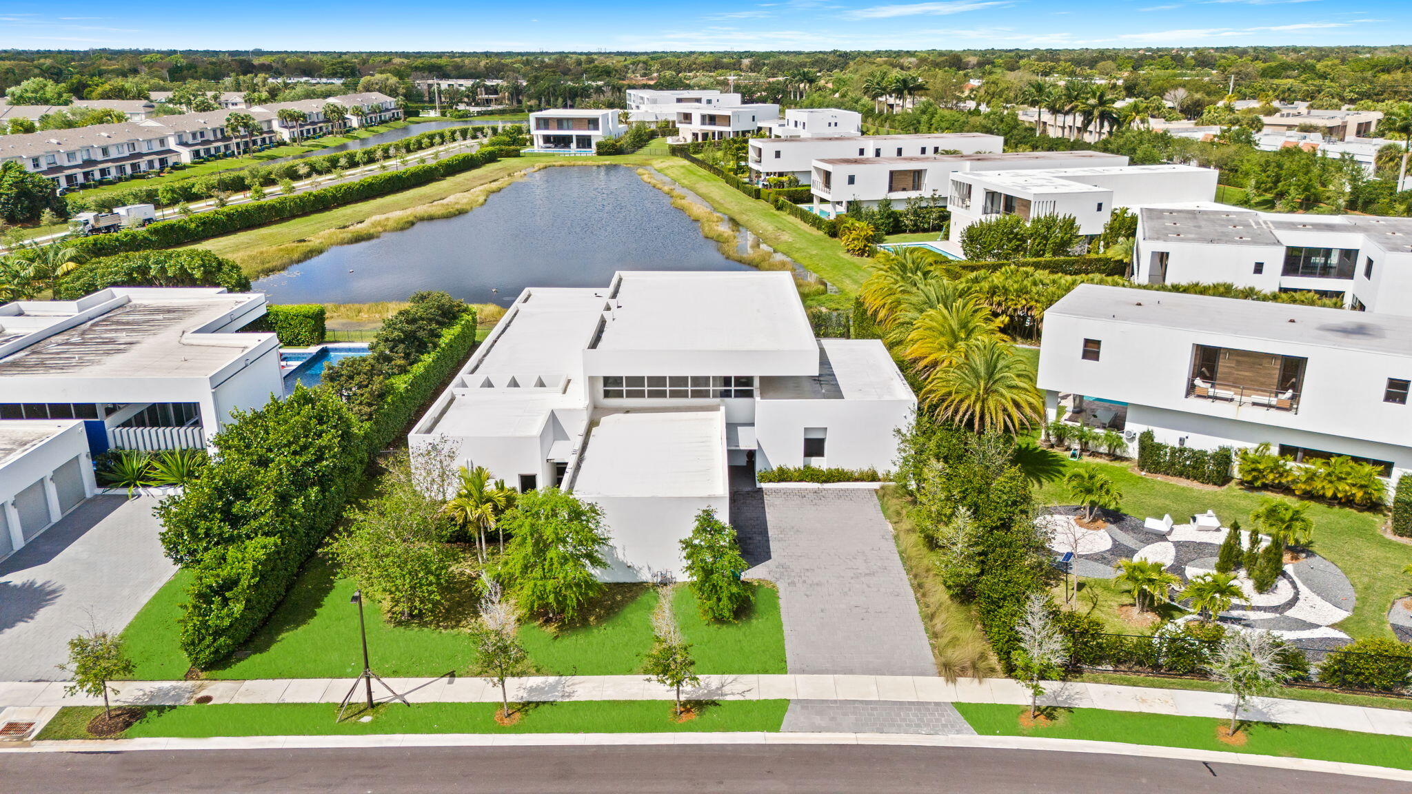 WESTON ESTATES - Residential