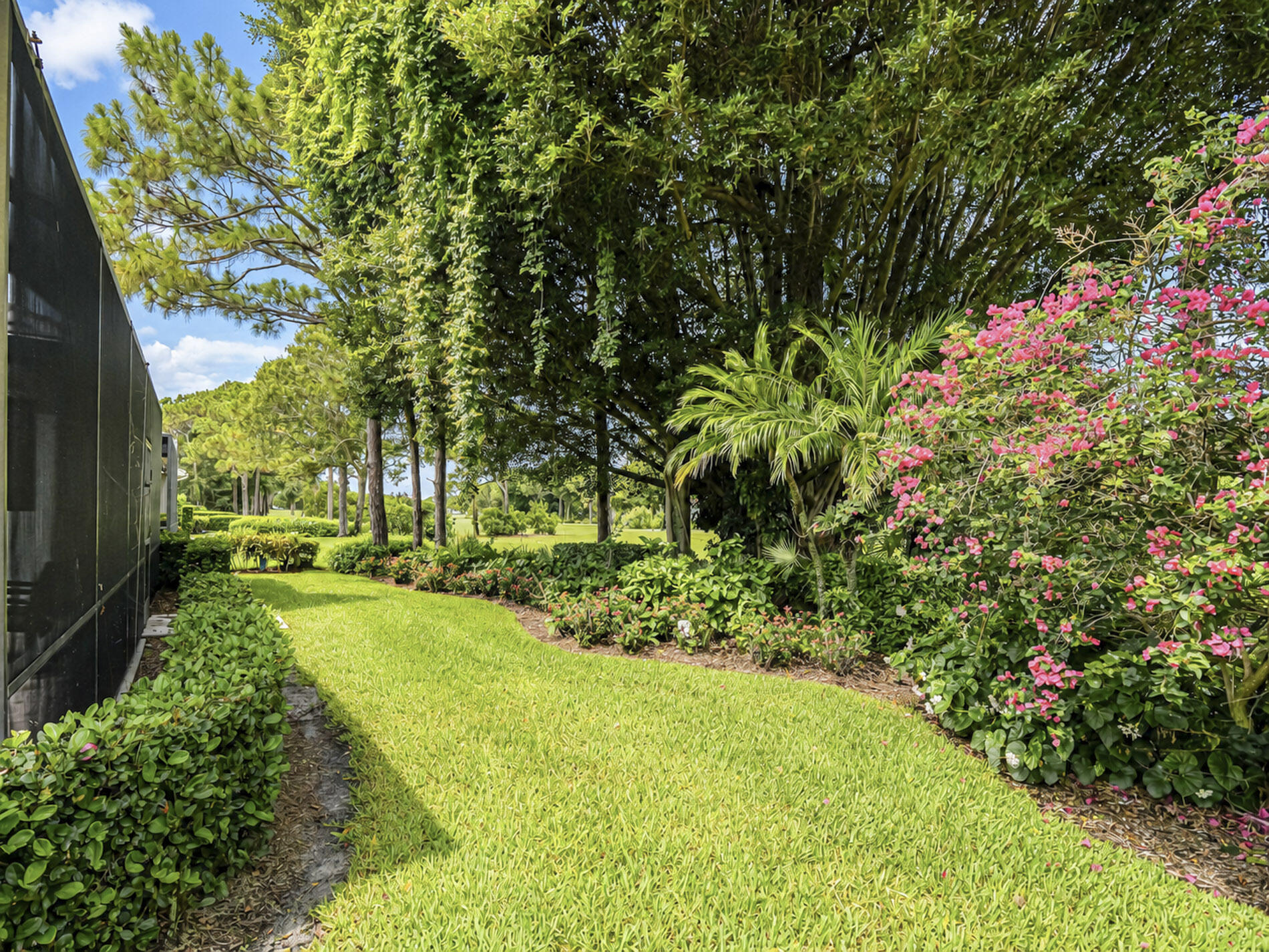 WILLOUGHBY - Residential