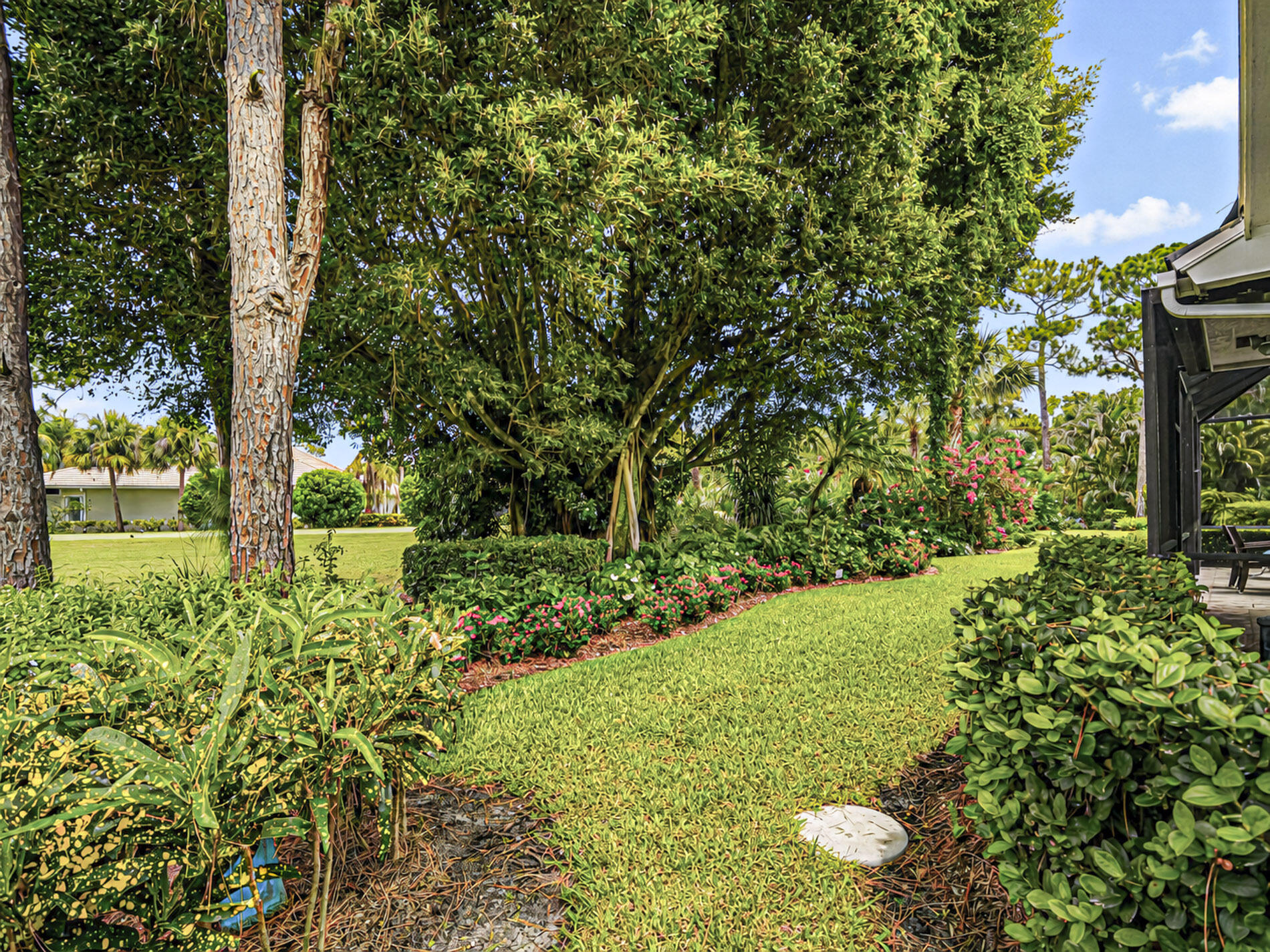 WILLOUGHBY - Residential