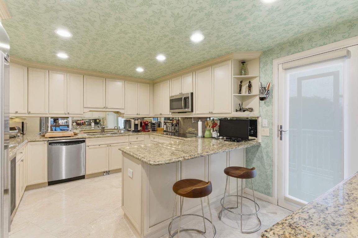ONE ROYAL PALM WAY CONDO - Residential