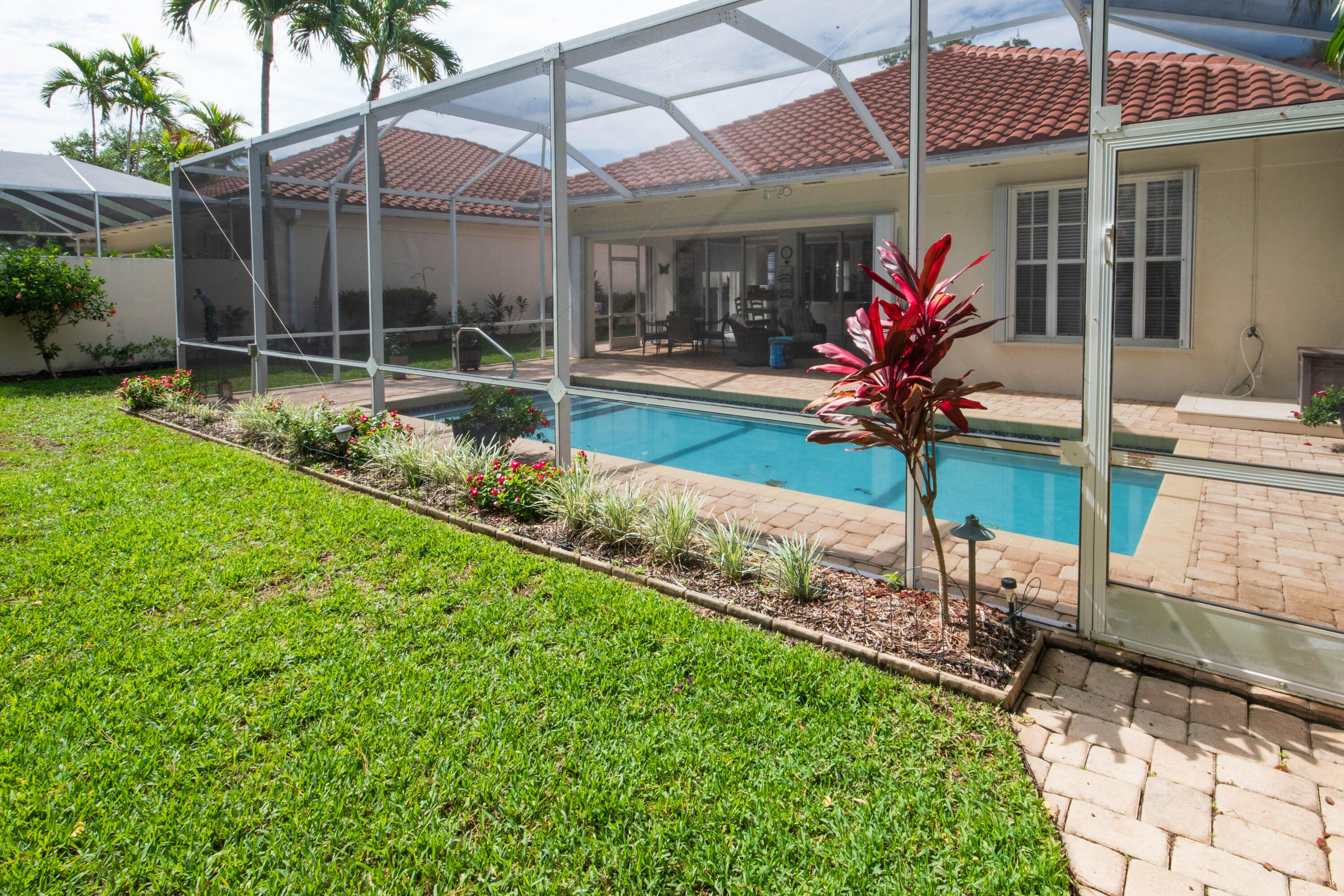 OAKS EAST - Residential