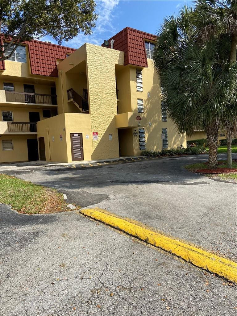 FOXCROFT APTS INC CONDO - Residential