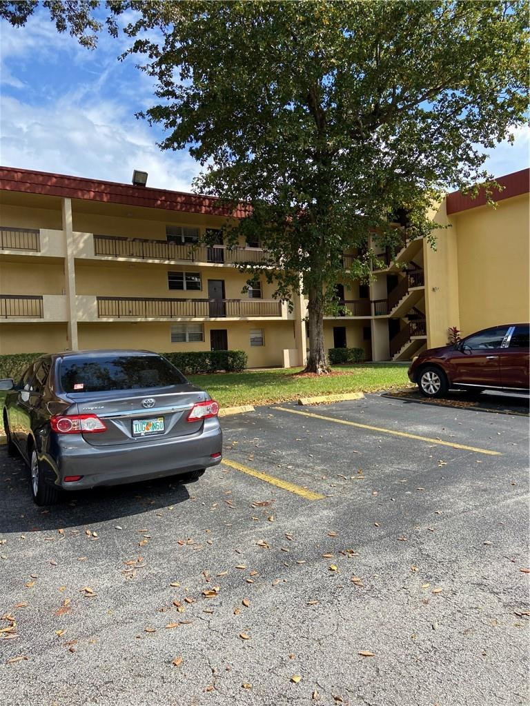 FOXCROFT APTS INC CONDO - Residential