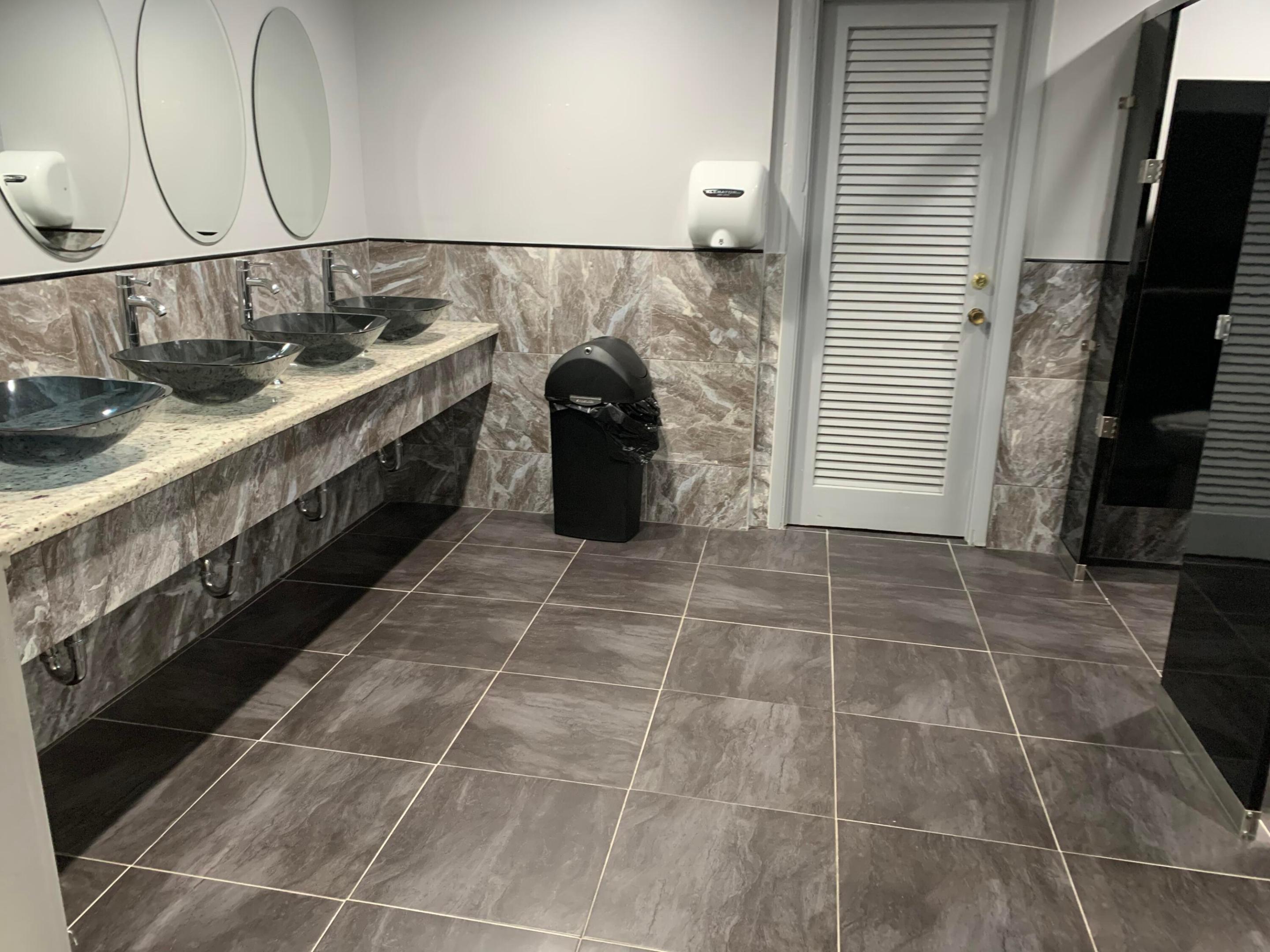 LAUDERDALE OAKS CONDO XII - Residential