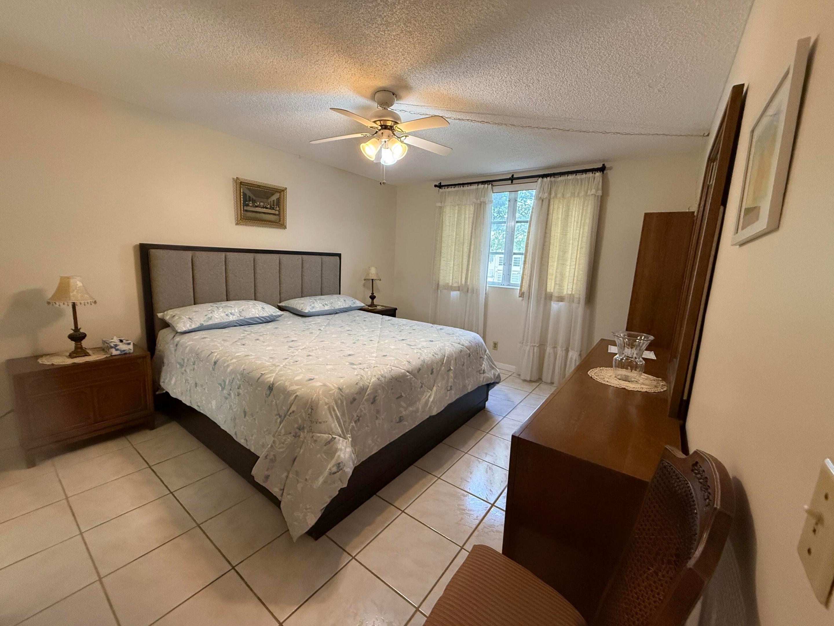 LAUDERDALE OAKS CONDO XII - Residential