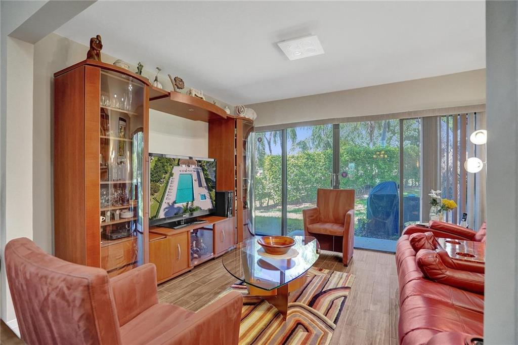 WHISPER WALK - Residential