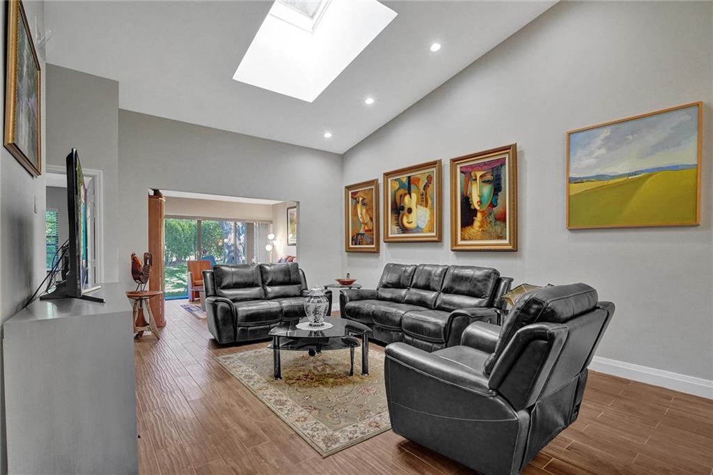 WHISPER WALK - Residential