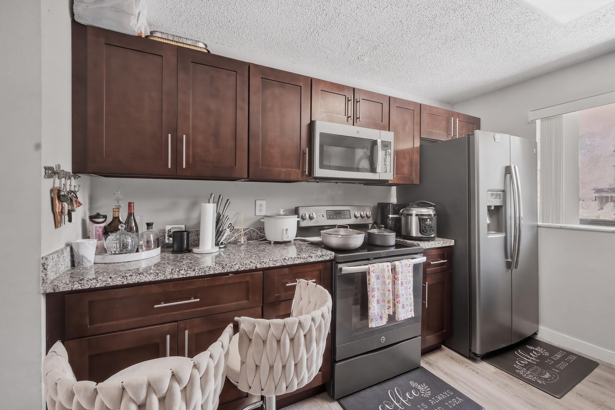 RESIDENCIAL EL PRADO CONDO - Residential
