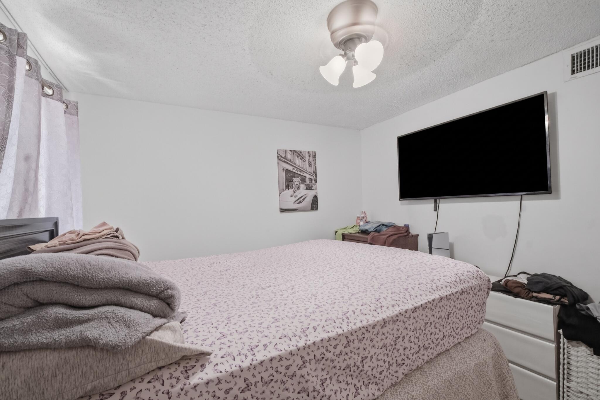 RESIDENCIAL EL PRADO CONDO - Residential