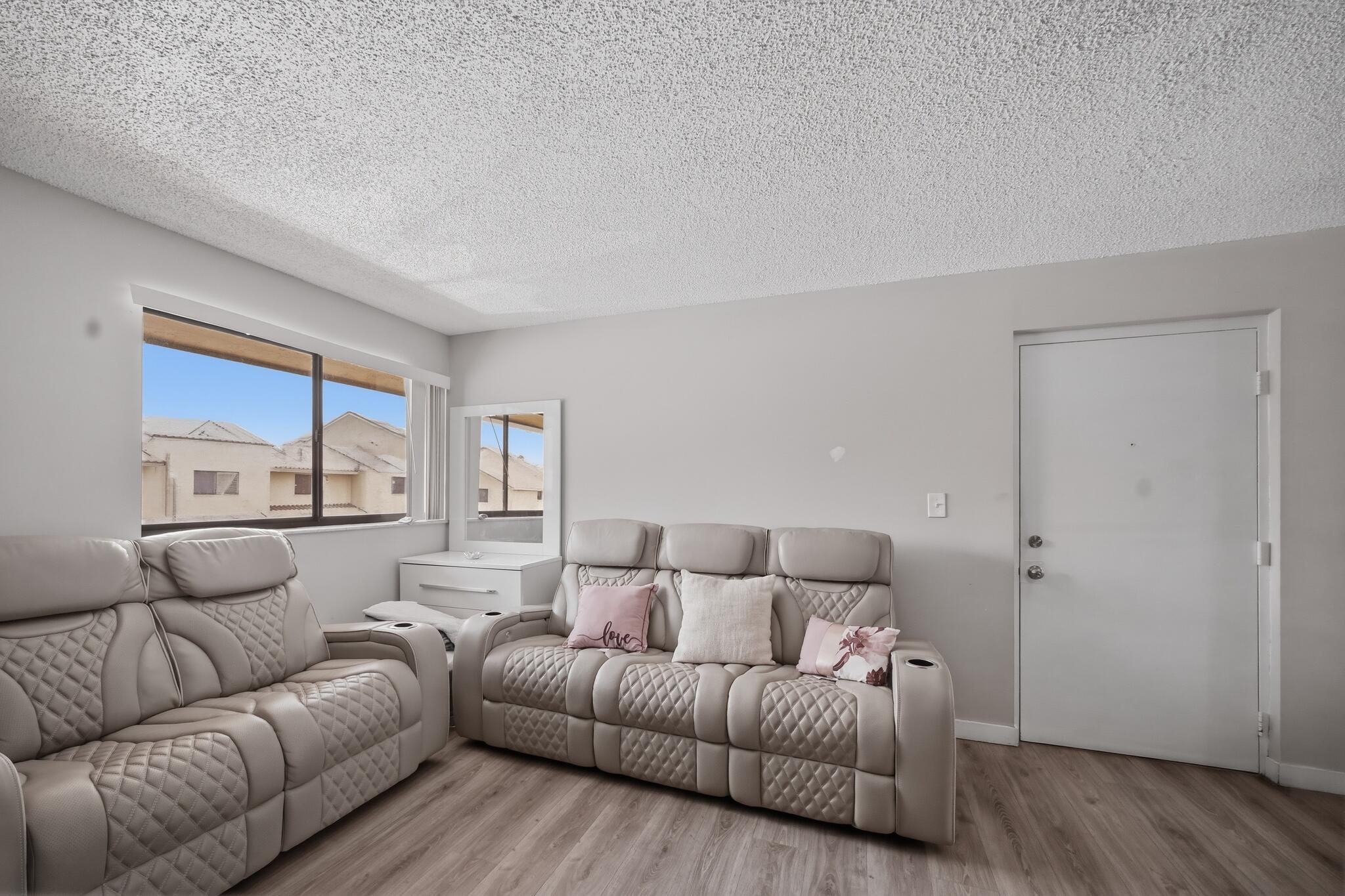 RESIDENCIAL EL PRADO CONDO - Residential