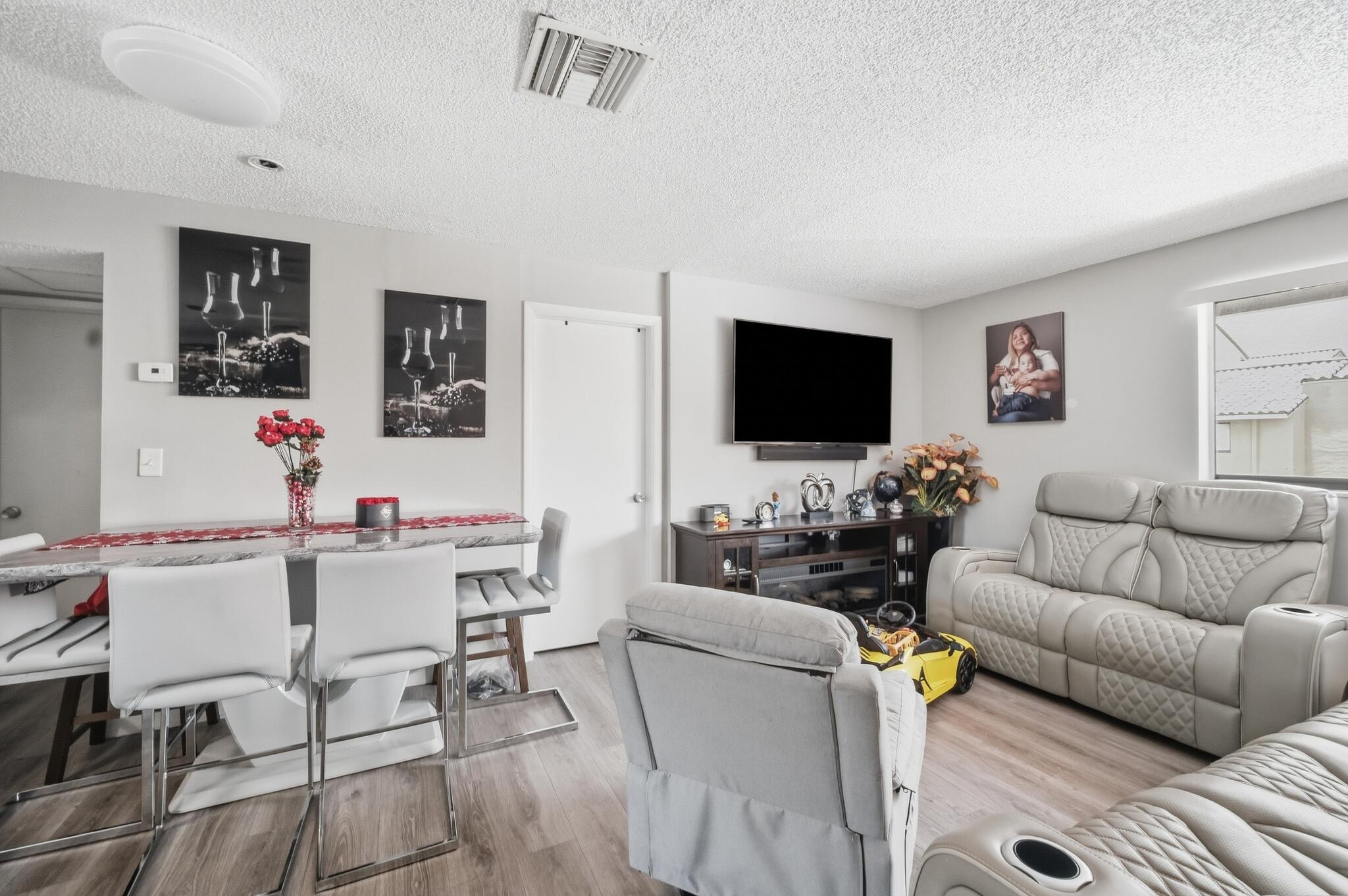 RESIDENCIAL EL PRADO CONDO - Residential