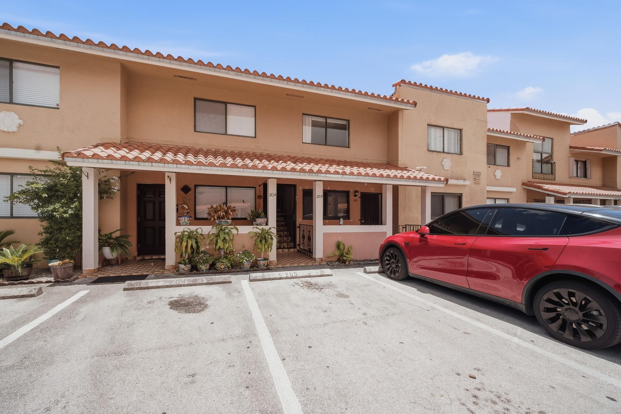 RESIDENCIAL EL PRADO CONDO - Residential