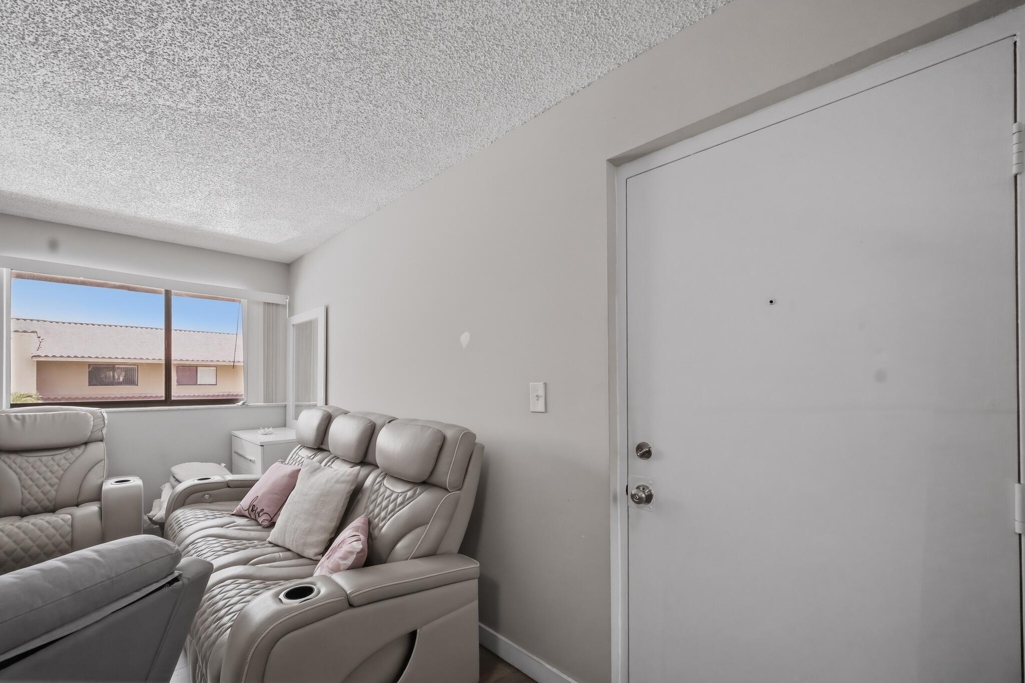 RESIDENCIAL EL PRADO CONDO - Residential