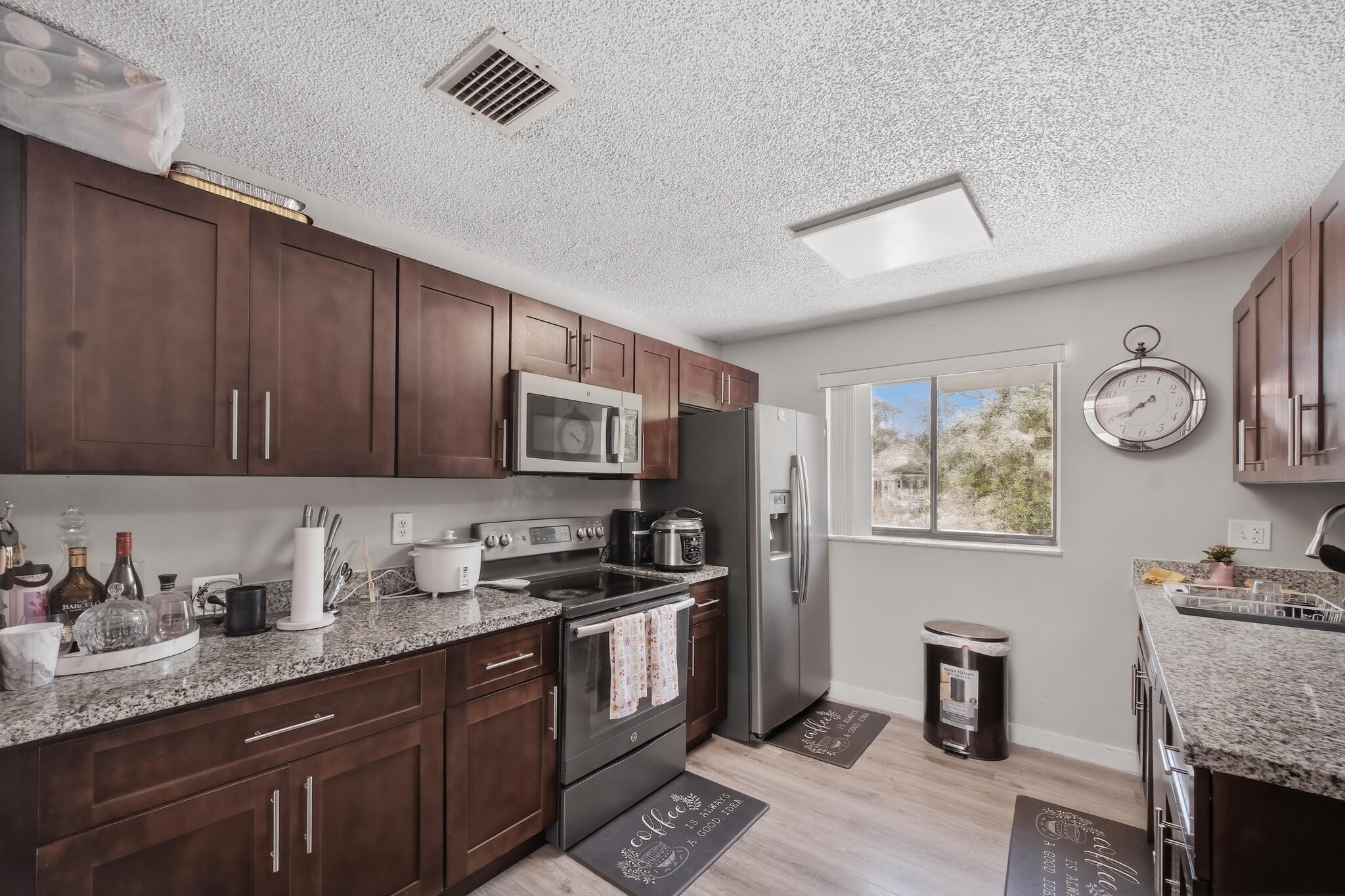 RESIDENCIAL EL PRADO CONDO - Residential