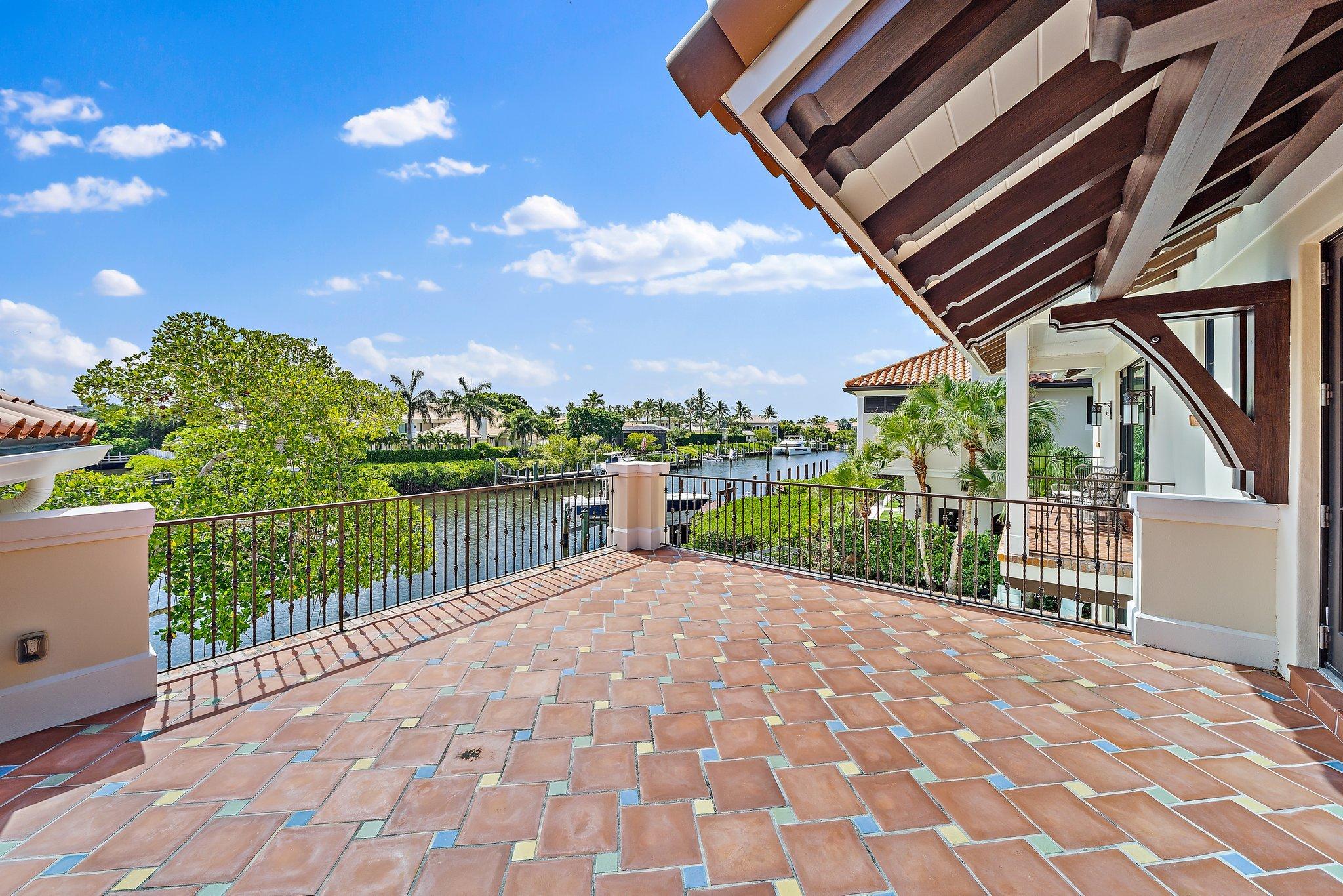 Passage Islands at Jonathan's Landing - Residential