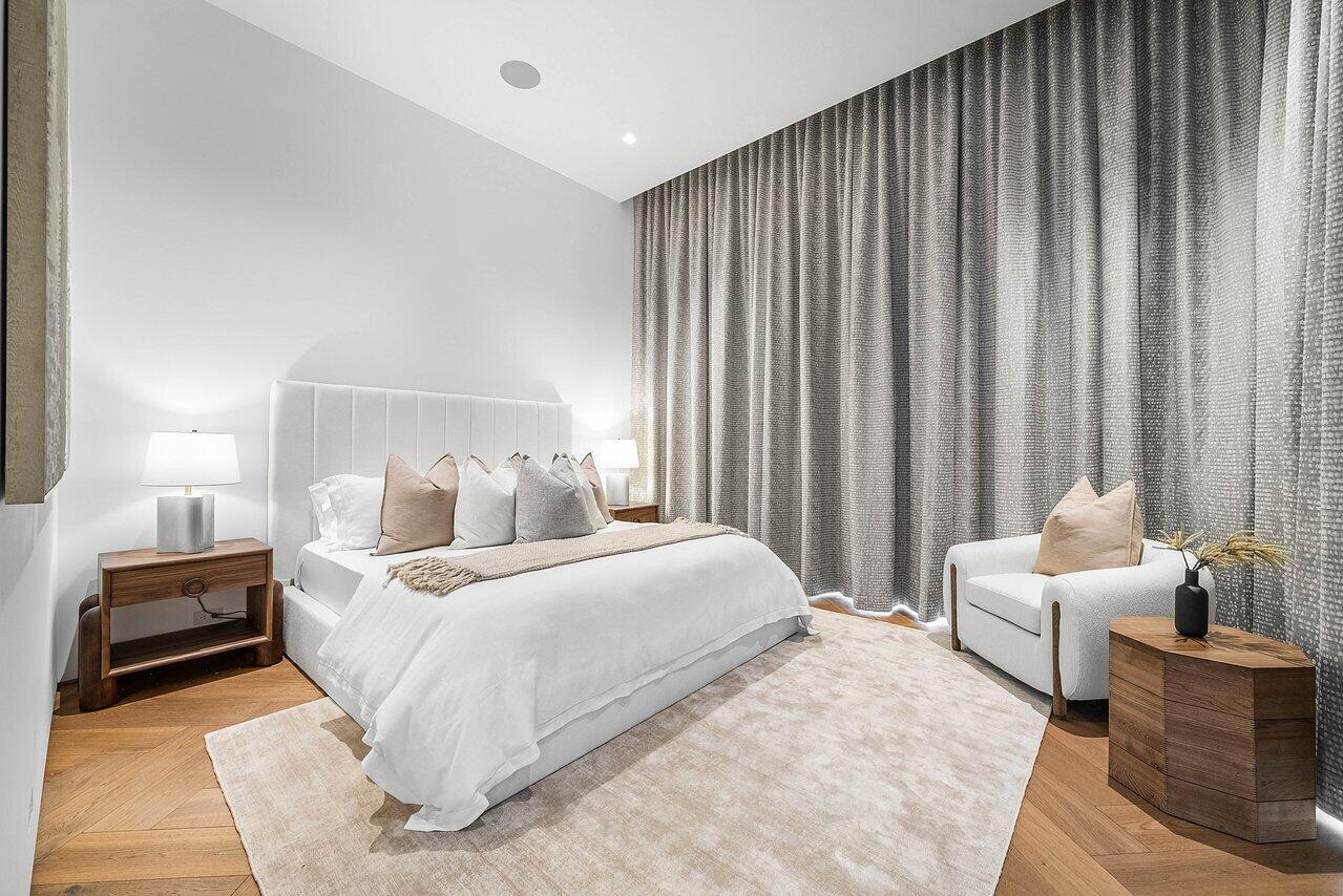 ADMIRALS COVE - Residential