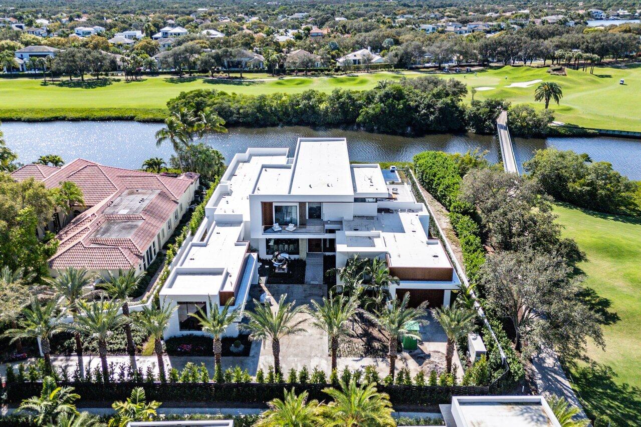 ADMIRALS COVE - Residential