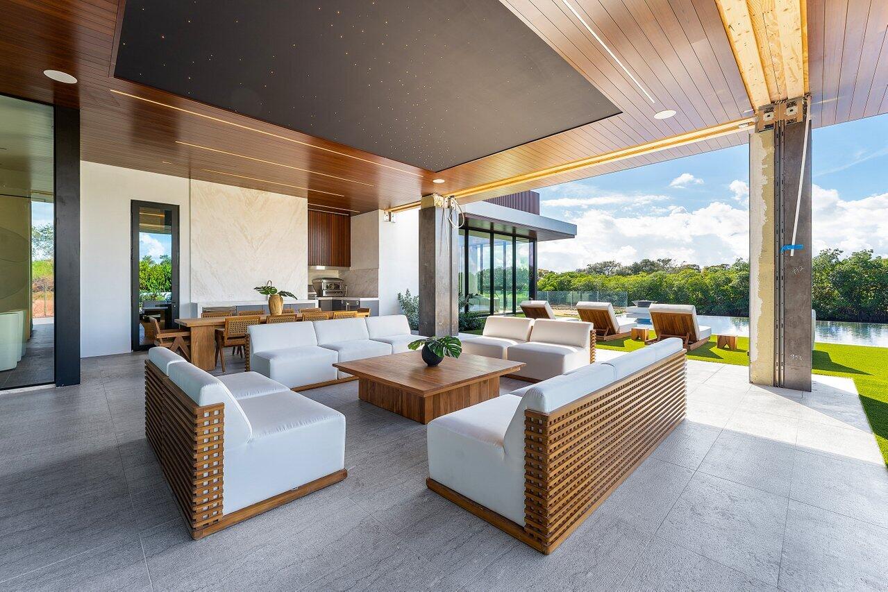 ADMIRALS COVE - Residential