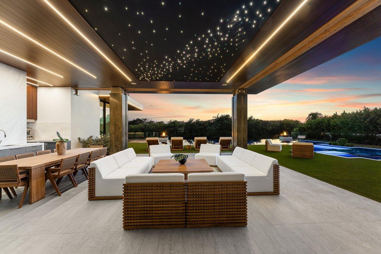 ADMIRALS COVE - Residential