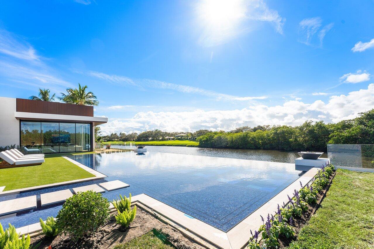 ADMIRALS COVE - Residential