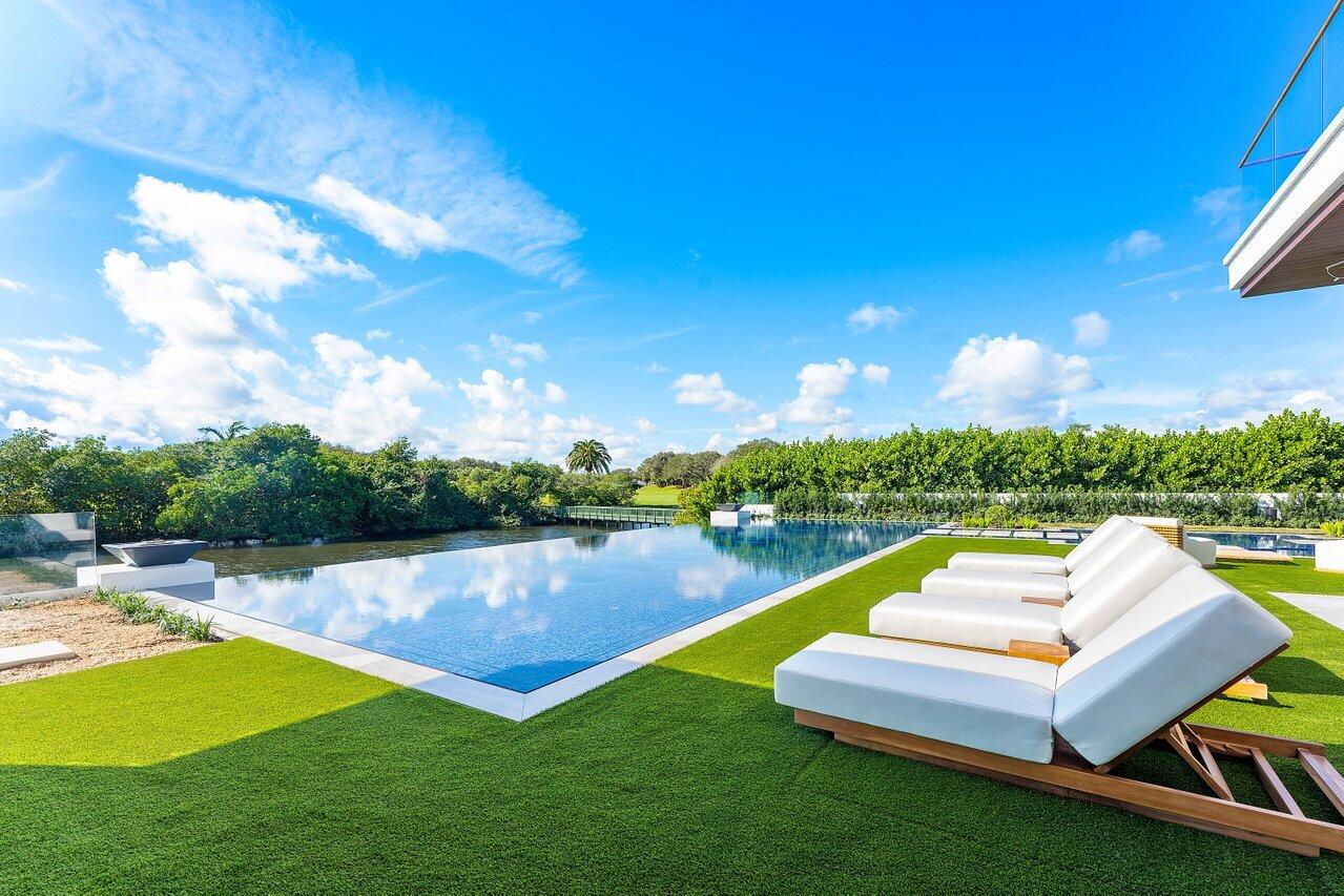 ADMIRALS COVE - Residential