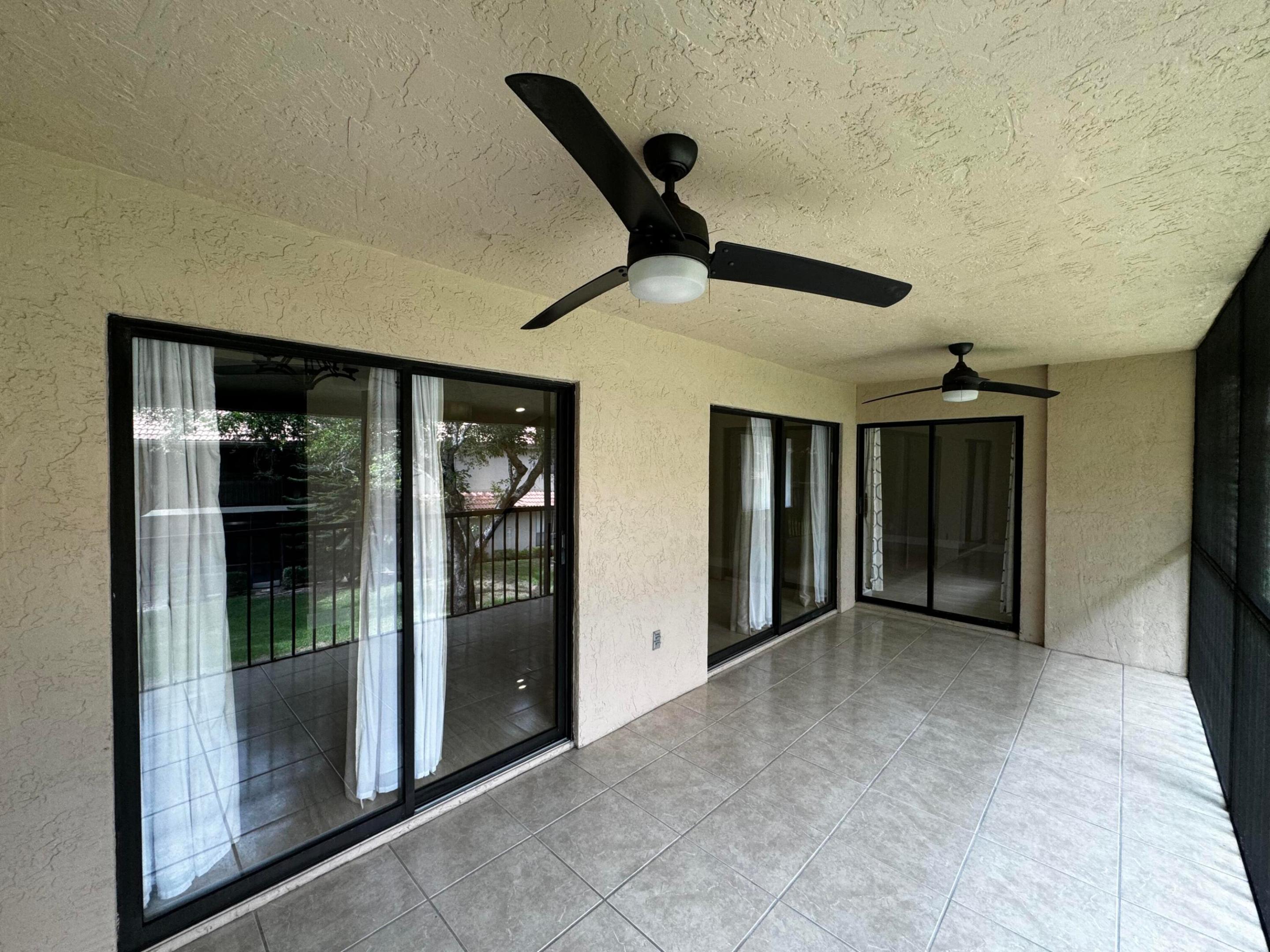 COACH HOUSES OF TOWN PLACE CONDO - Residential Lease