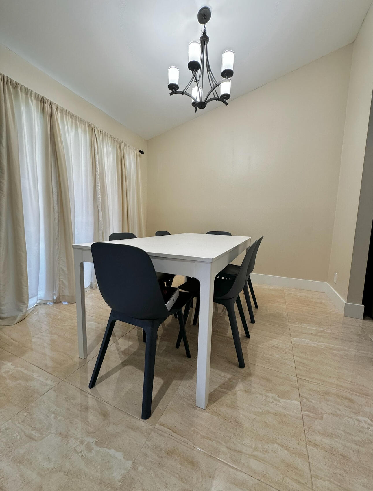COACH HOUSES OF TOWN PLACE CONDO - Residential Lease