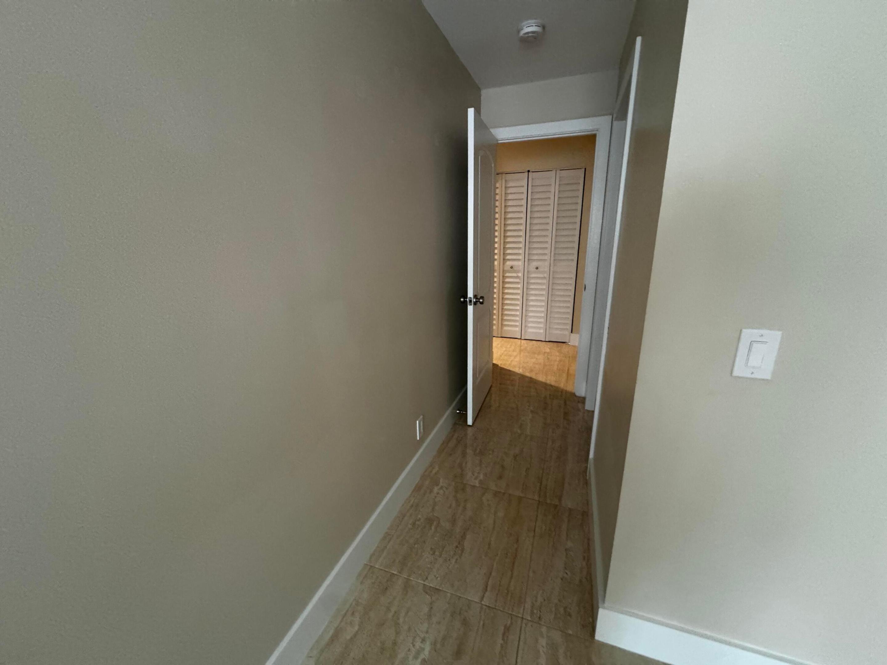 COACH HOUSES OF TOWN PLACE CONDO - Residential Lease