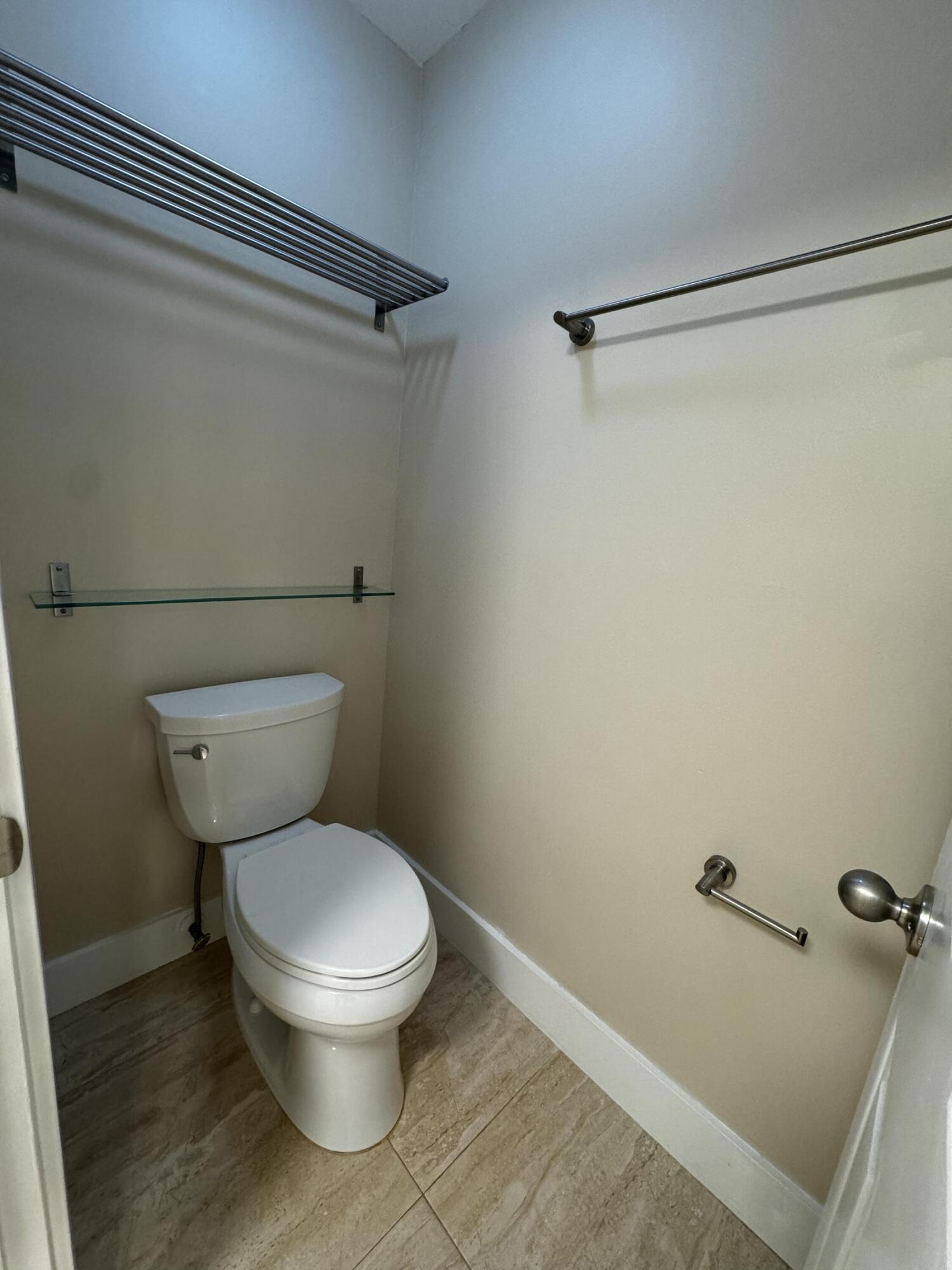 COACH HOUSES OF TOWN PLACE CONDO - Residential Lease