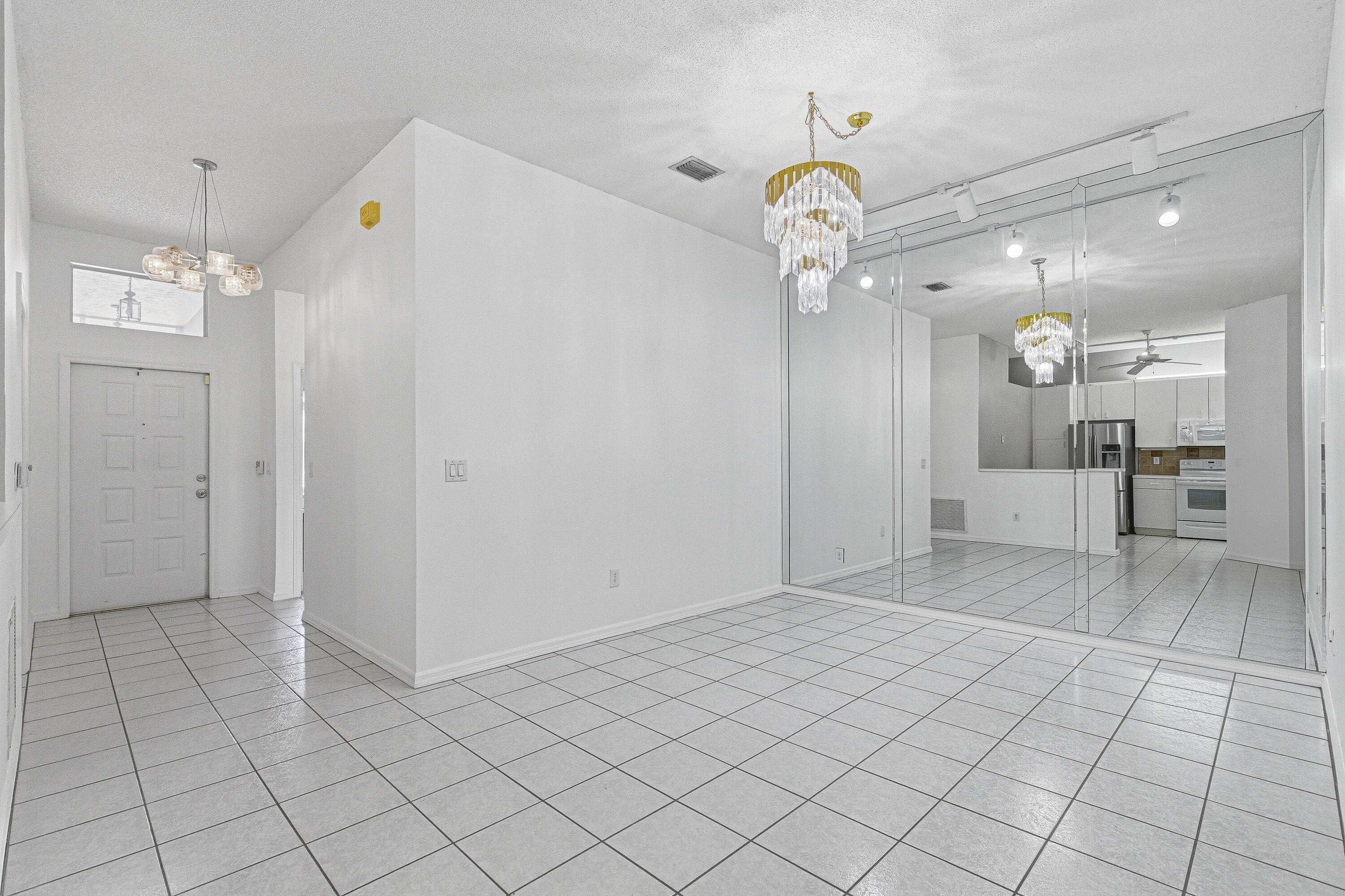 LOMBARDY REPLAT - Residential Lease
