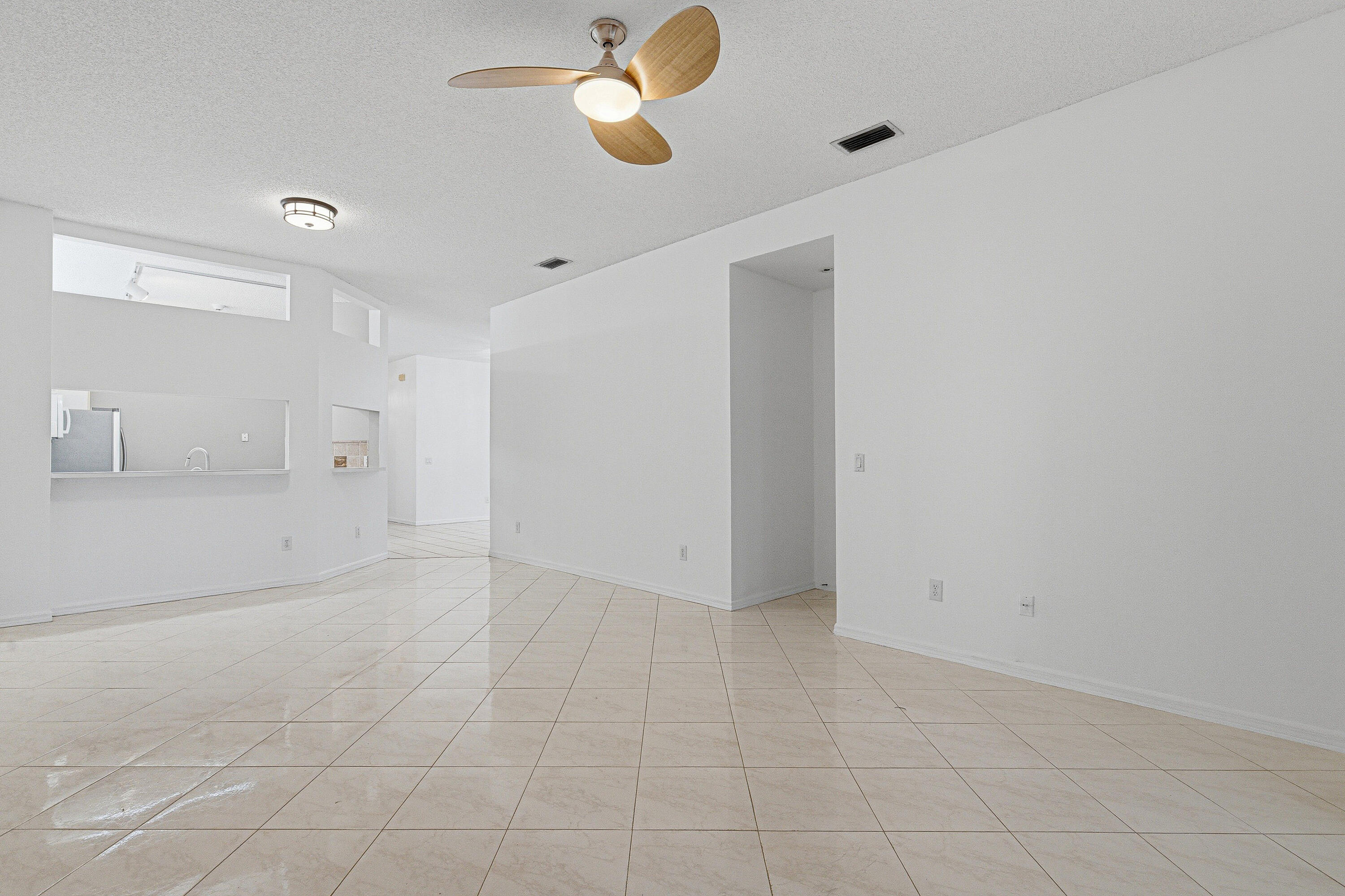 LOMBARDY REPLAT - Residential Lease