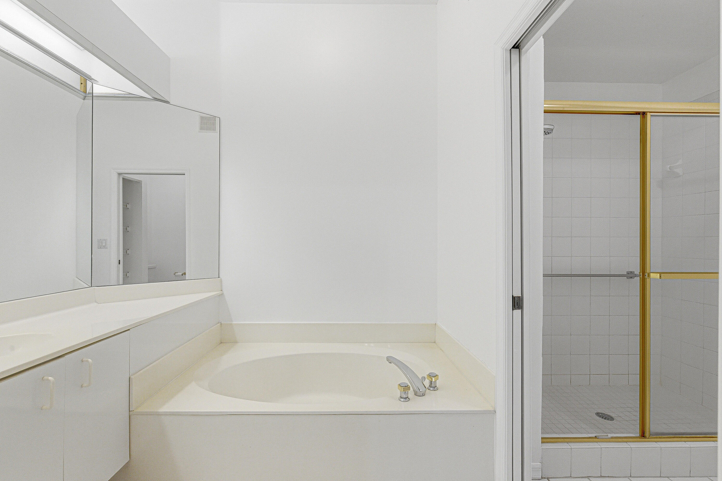 LOMBARDY REPLAT - Residential Lease