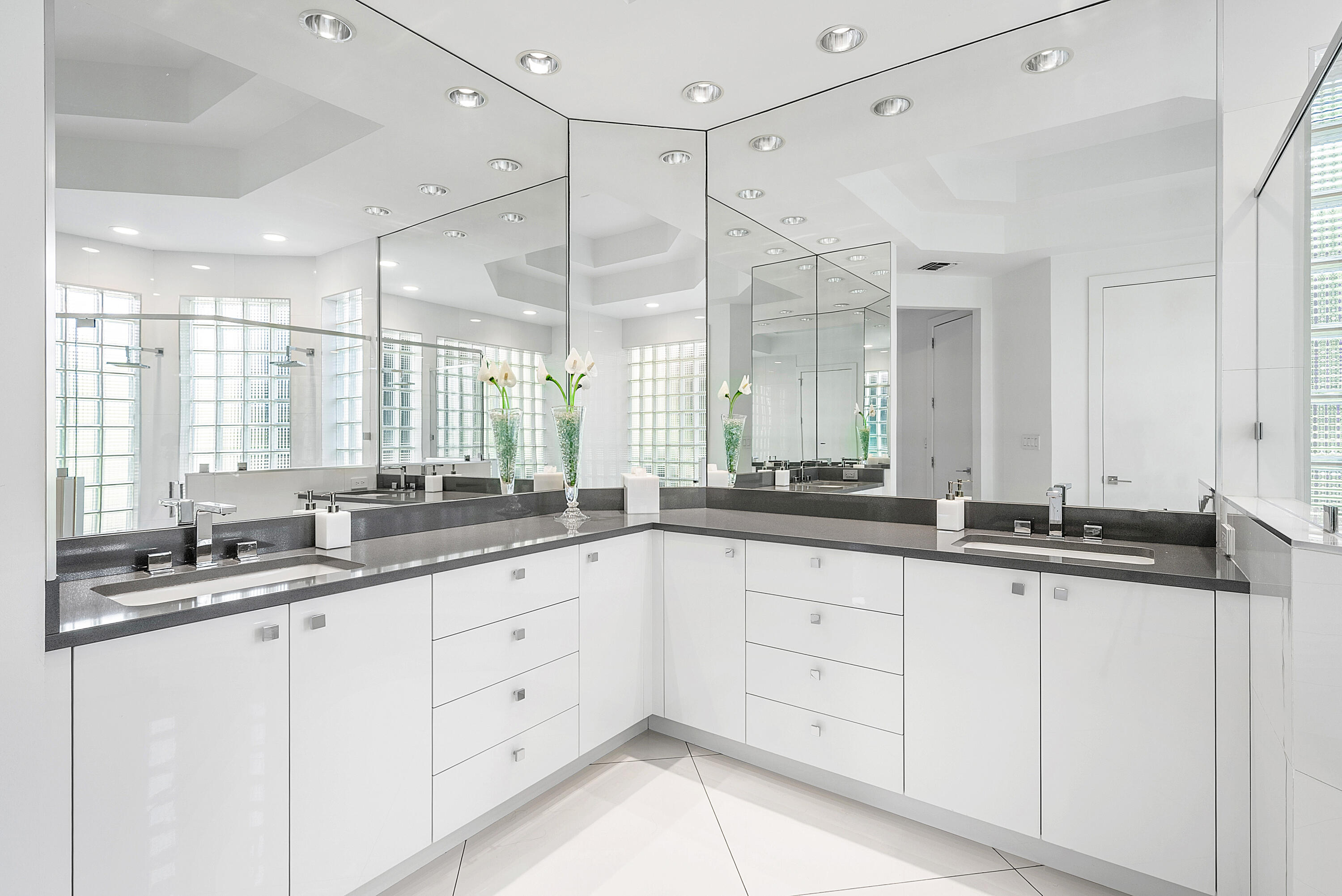 DEVON PLACE - Residential