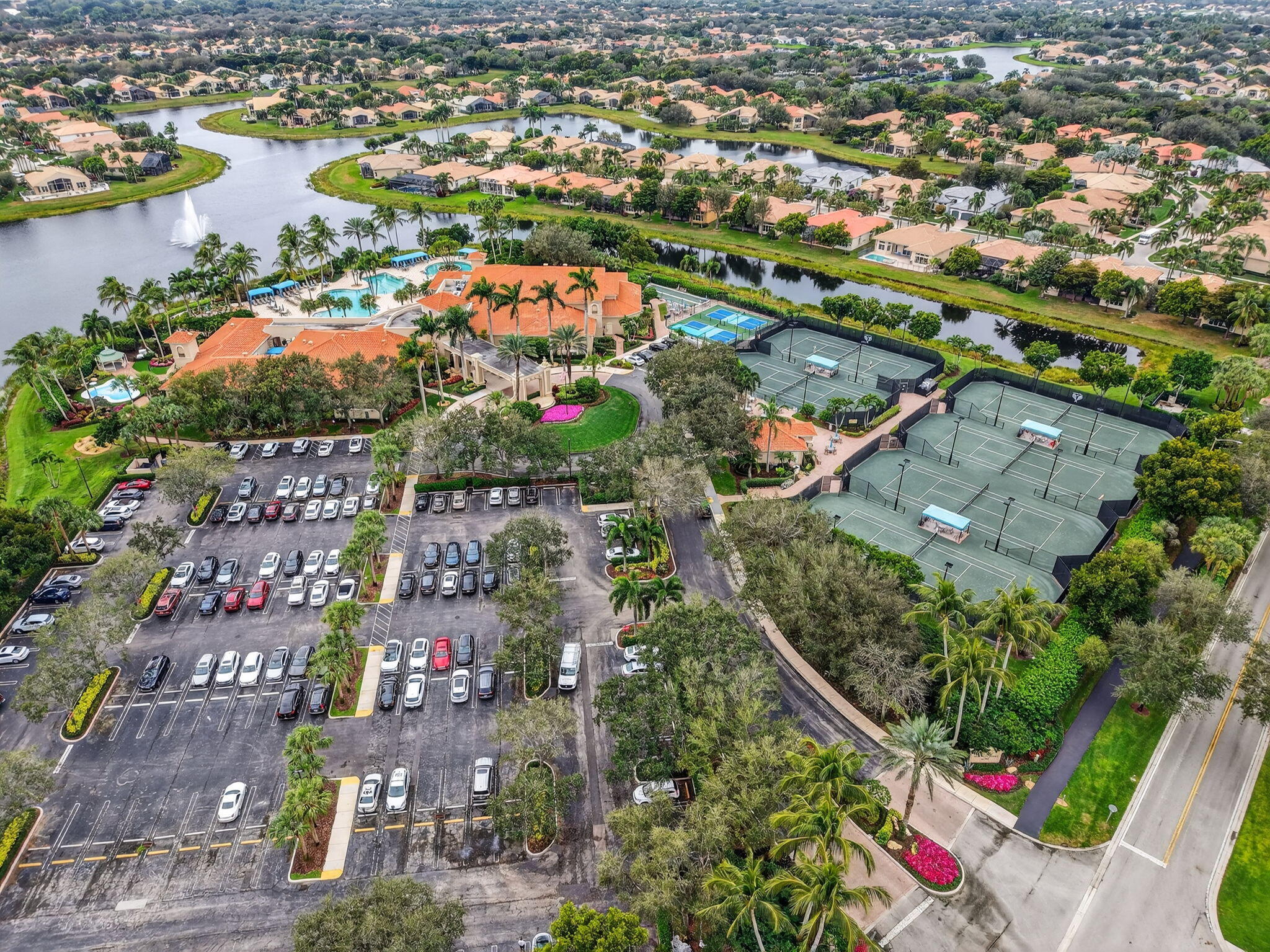 VALENCIA PALMS 4 - Residential