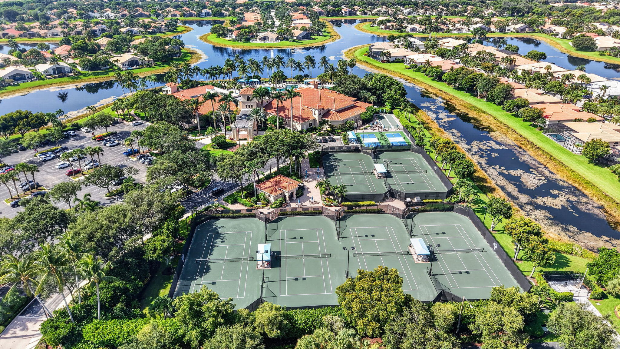 VALENCIA PALMS 4 - Residential